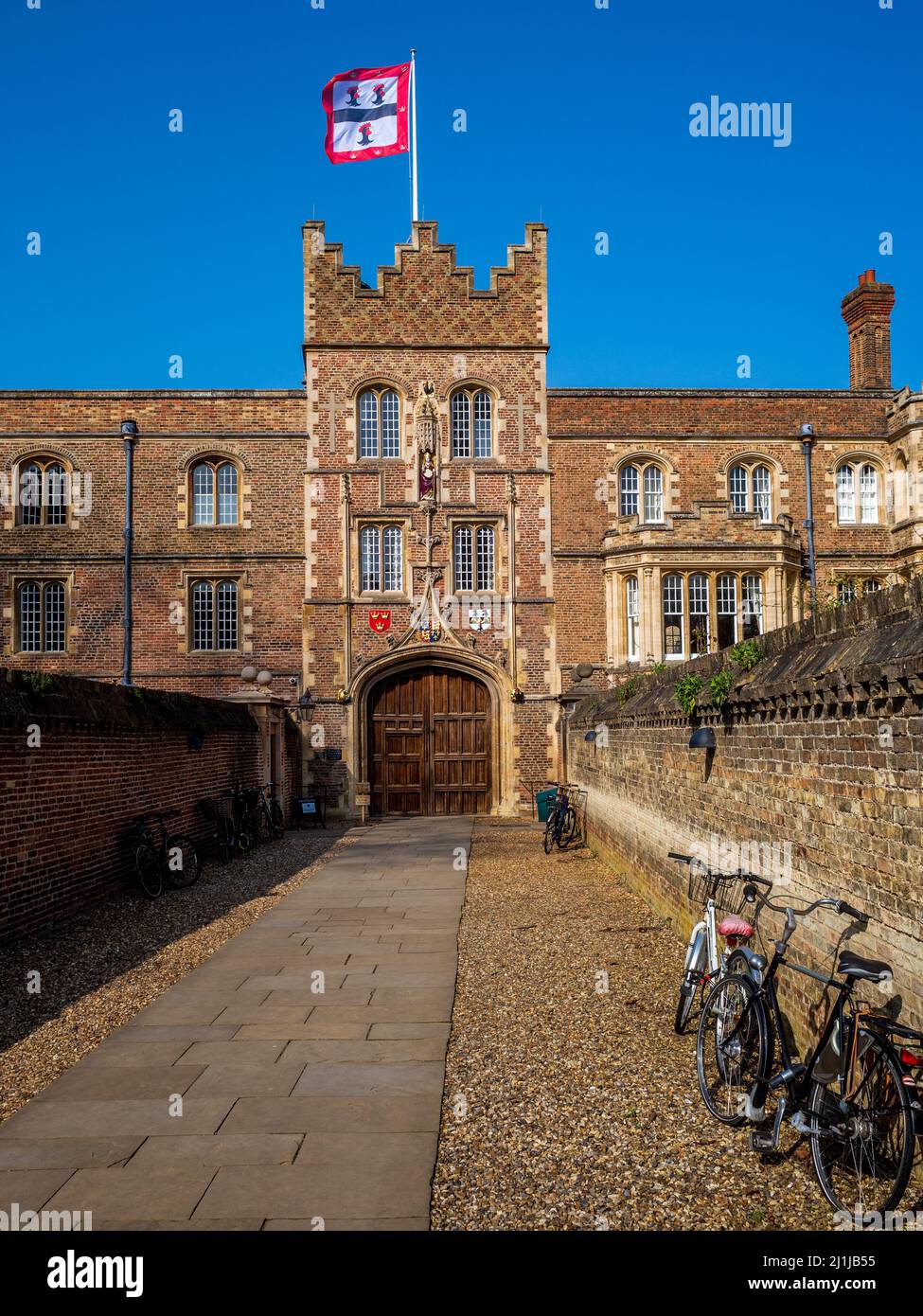 Jesus College Cambridge - passerelle d'entrée de la porte principale, connue sous le nom de cheminée, au Jesus College, qui fait partie de l'Université de Cambridge. Fondée en 1496. Banque D'Images