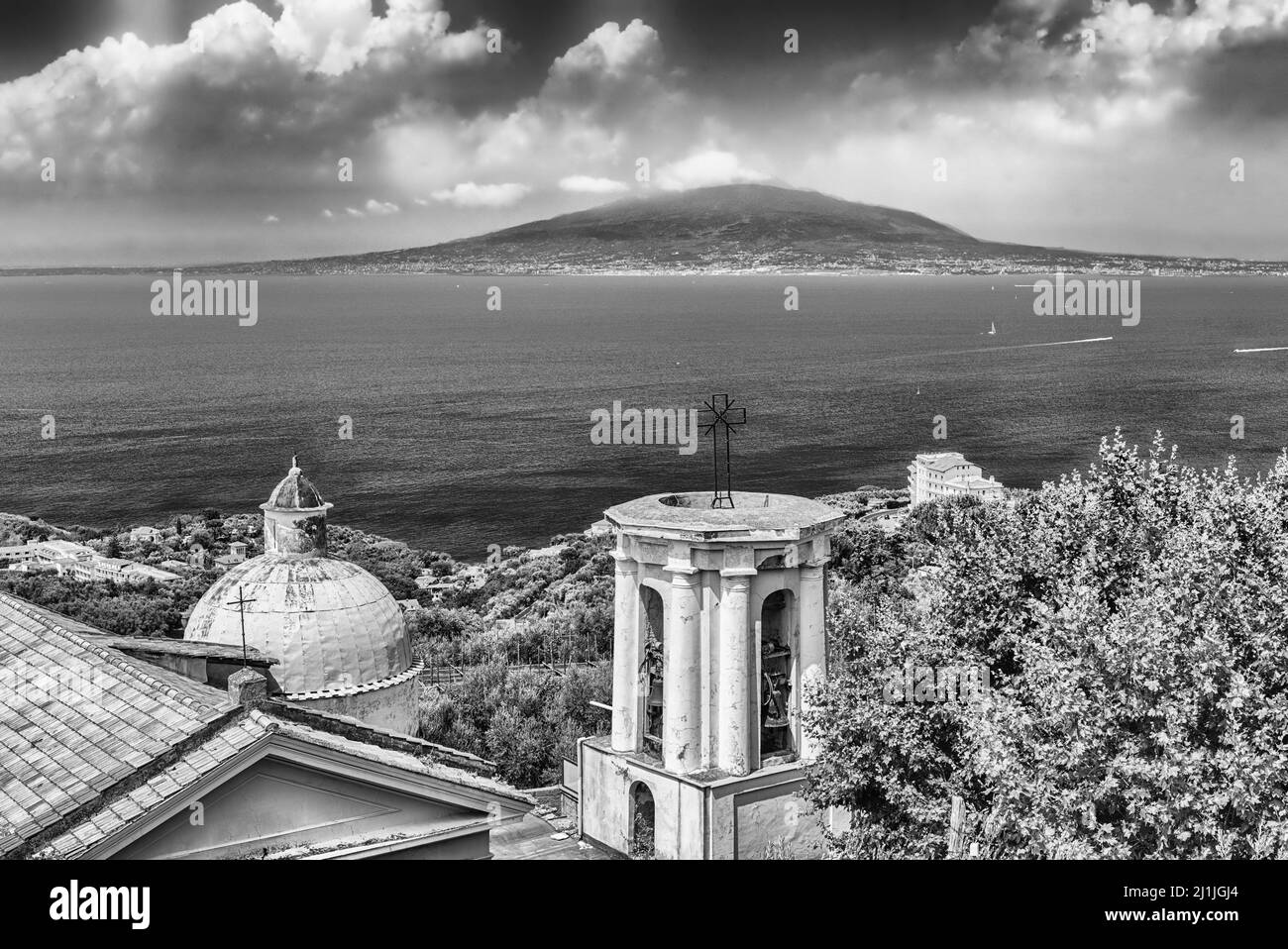 Vue aérienne du mont Vésuve depuis Sorrente, Baie de Naples, Italie Banque D'Images