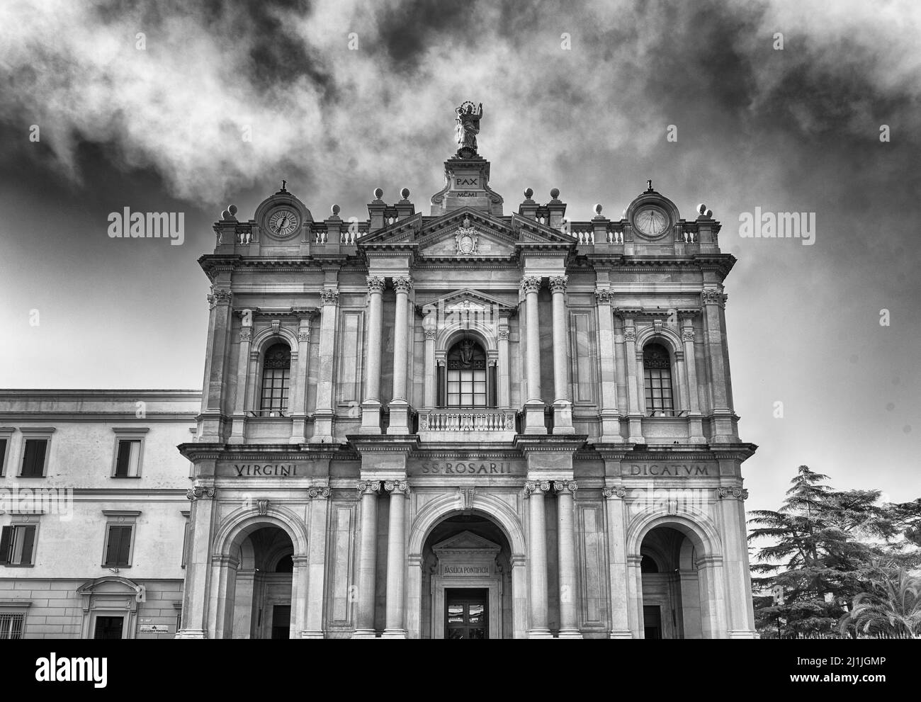 Façade du Sanctuaire de Notre-Dame du Rosaire de Pompéi, Italie Banque D'Images