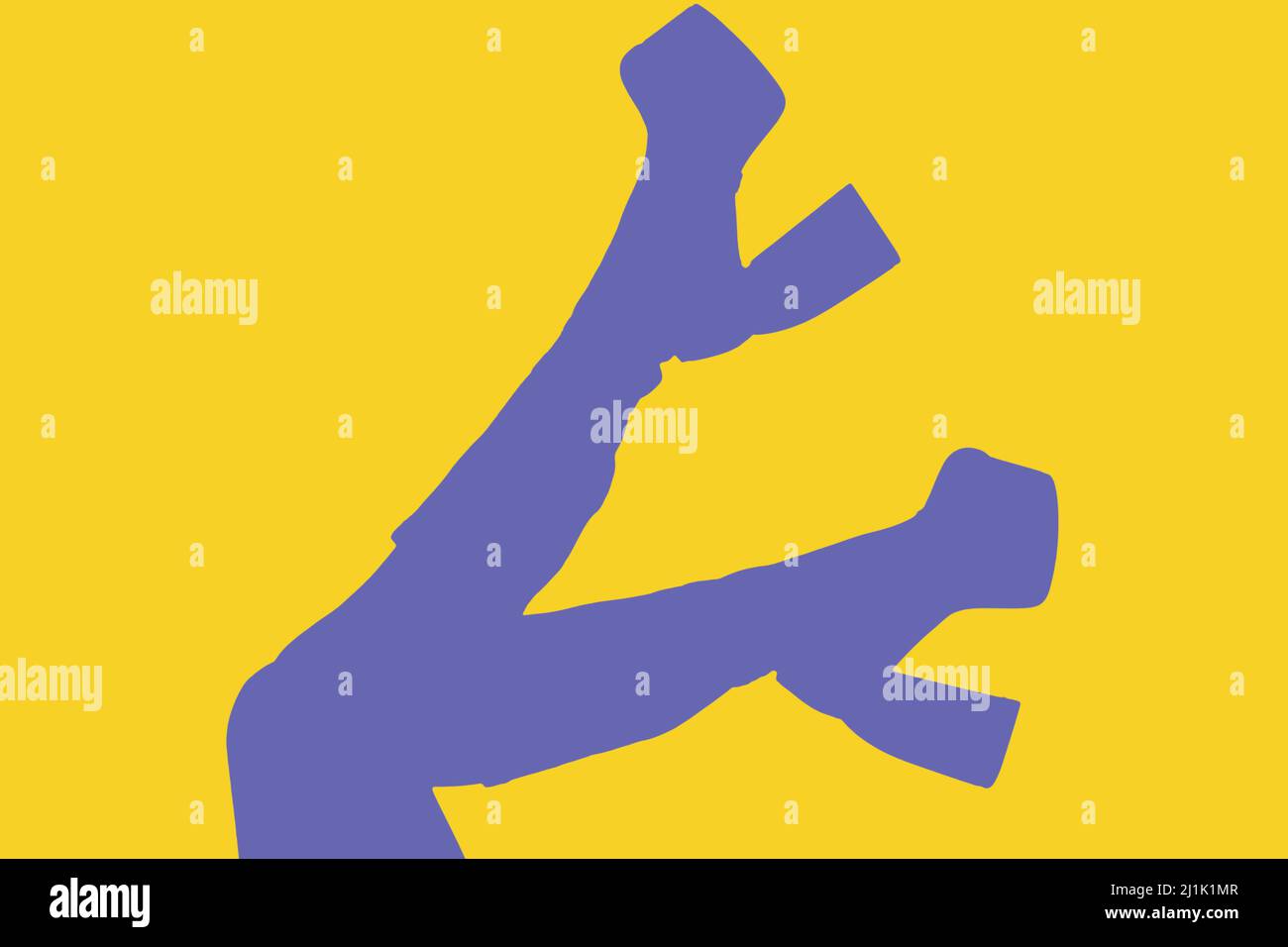 Chaussures à la mode pour femmes sur une plate-forme haute sur fond jaune. Silhouette pieds fins dans des bottes à talons hauts. Illustration publicitaire de chaussures. Banque D'Images