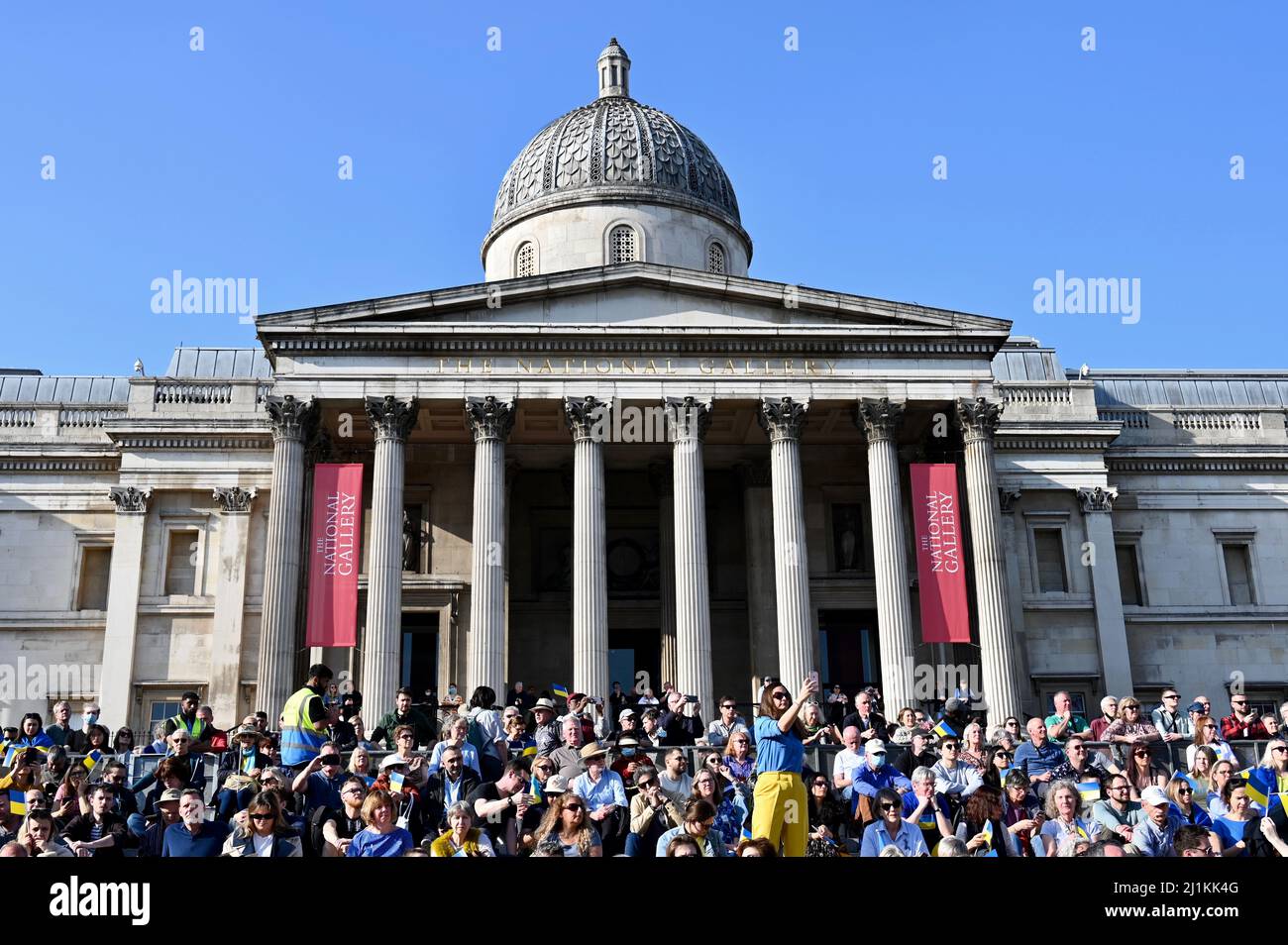 Londres, Royaume-Uni. Londres est avec l'Ukraine. Royaume-Uni avec l'Ukraine mars et rallye de Park Lane à Trafalgar Square. Organisé par le maire de Londres et le mouvement européen, centre de Londres. Crédit : michael melia/Alay Live News Banque D'Images