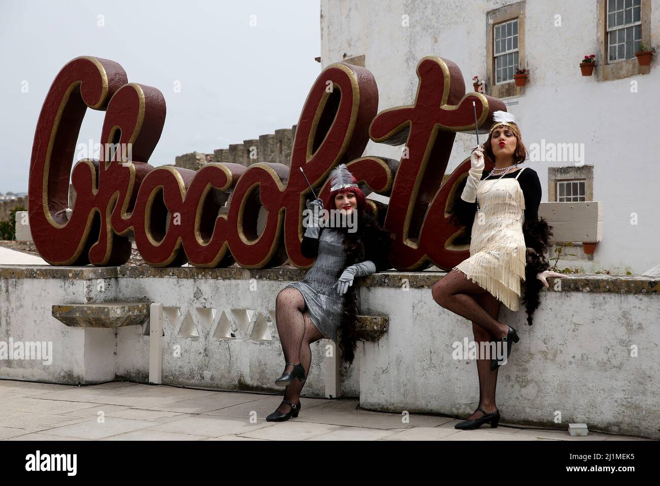 Obidos, Portugal. 26th mars 2022. Des artistes de rue se produisent lors du festival international du chocolat Obidos 2022 à Obidos, Portugal, le 26 mars 2022. Crédit: Pedro Fiuza/Xinhua/Alay Live News Banque D'Images Obidos, Portugal. 26th mars 2022. Des artistes de rue se produisent lors du festival international du chocolat Obidos 2022 à Obidos, Portugal, le 26 mars 2022. Crédit: Pedro Fiuza/Xinhua/Alay Live News Banque D'Images