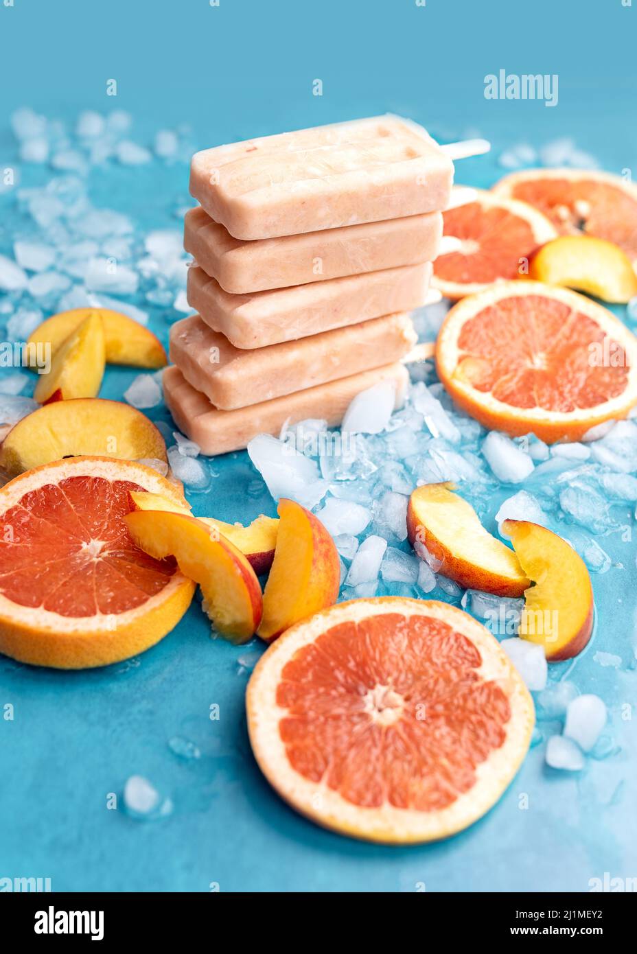 Peach Popsicles de pamplemousse faits maison Banque D'Images