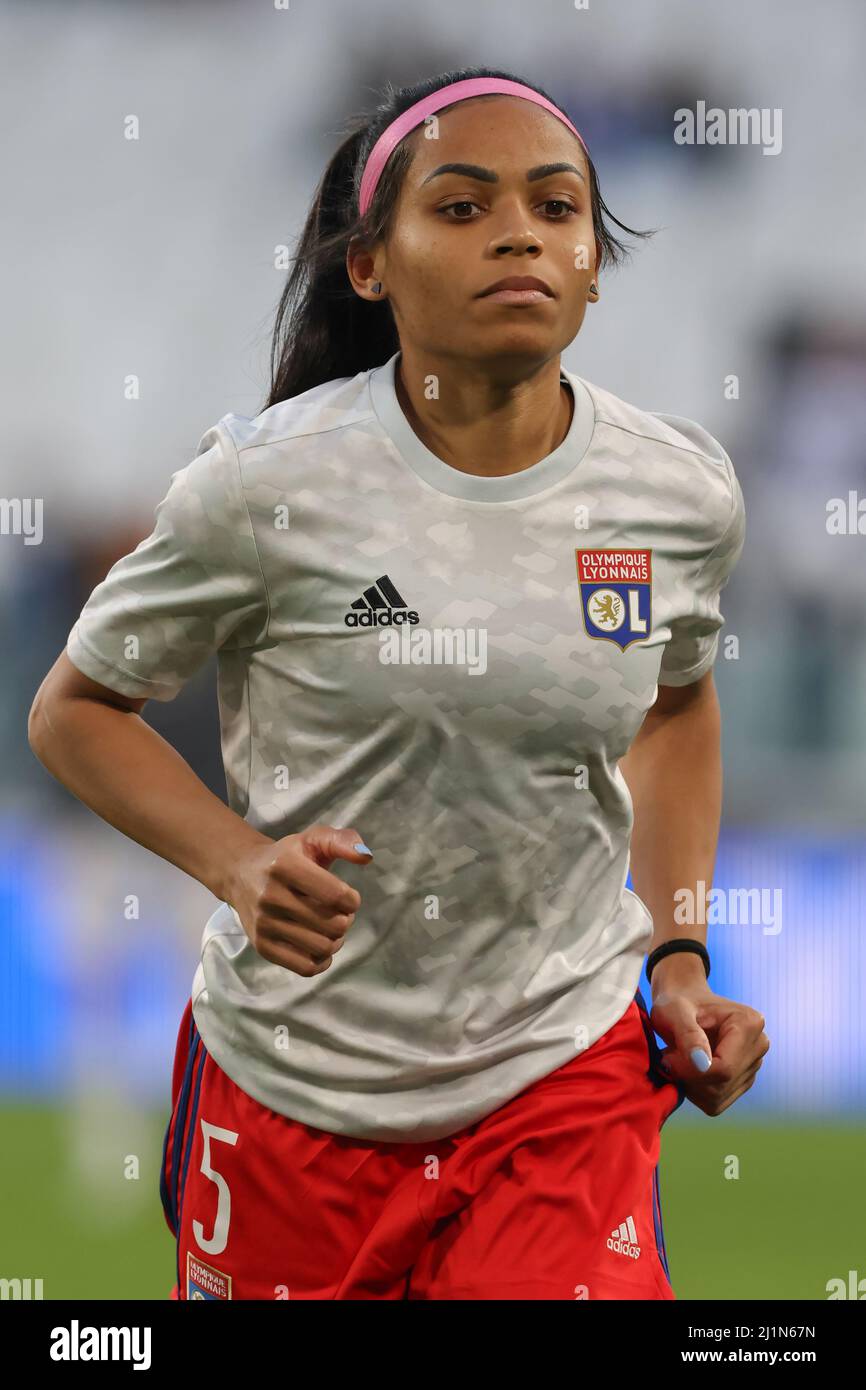 Turin, Italie, le 23rd mars 2022. Perle Morroni de Lyon lors de l'échauffement précédant le match de l'UEFA Womens Champions League au stade Juventus de Turin. Le crédit photo devrait se lire: Jonathan Moscrop / Sportimage Banque D'Images