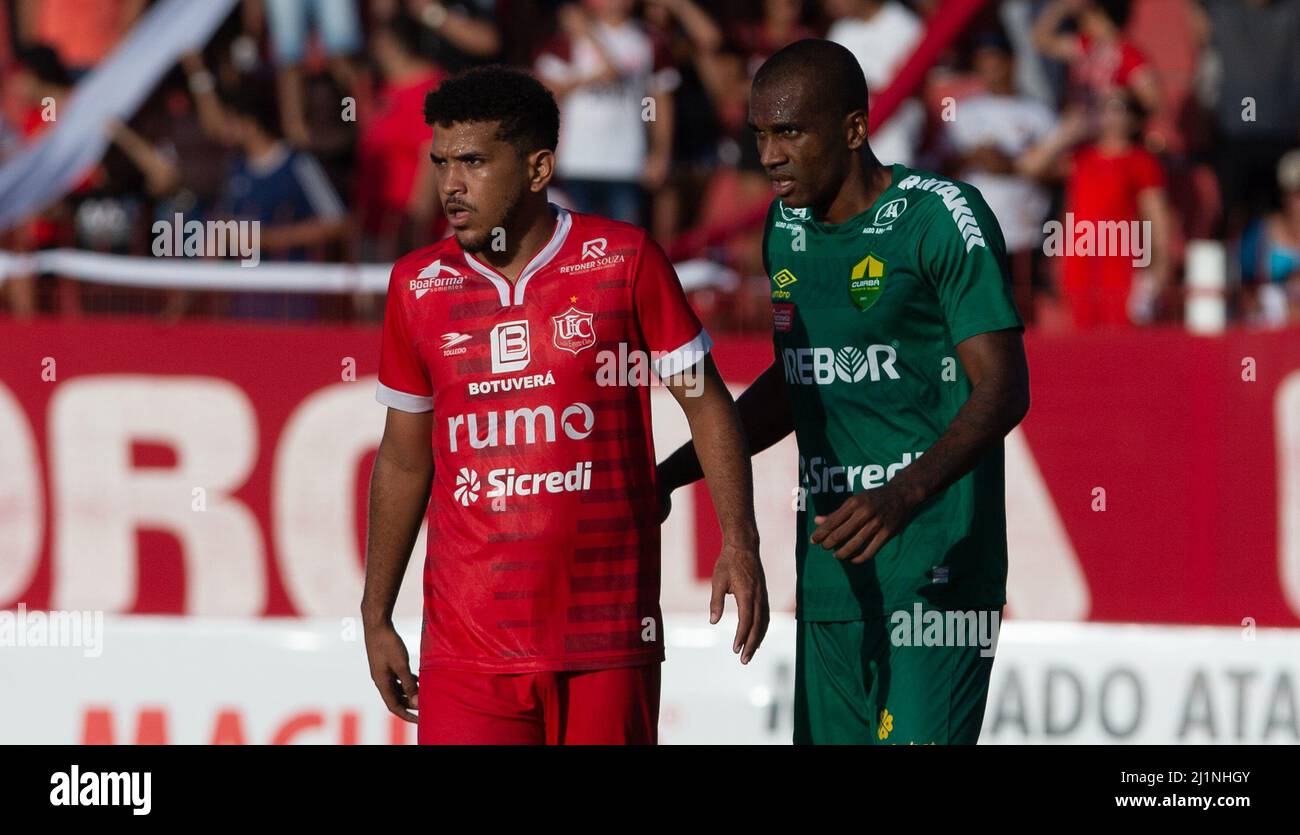 Mt - Rondonopolis - 03/26/2022 - MATO-GROSSENSE 2022 FINAL, UNIAO RONDONOPOLIS X CUIABA - joueur de Yan d'Uniao Rondonopolis dispute avec le joueur de Marllon de Cuiaba lors d'un match au stade de Caldeirao pour le championnat de Mato-Grossense 2022. Photo: Gil Gomes/ AGIF/Sipa USA Banque D'Images