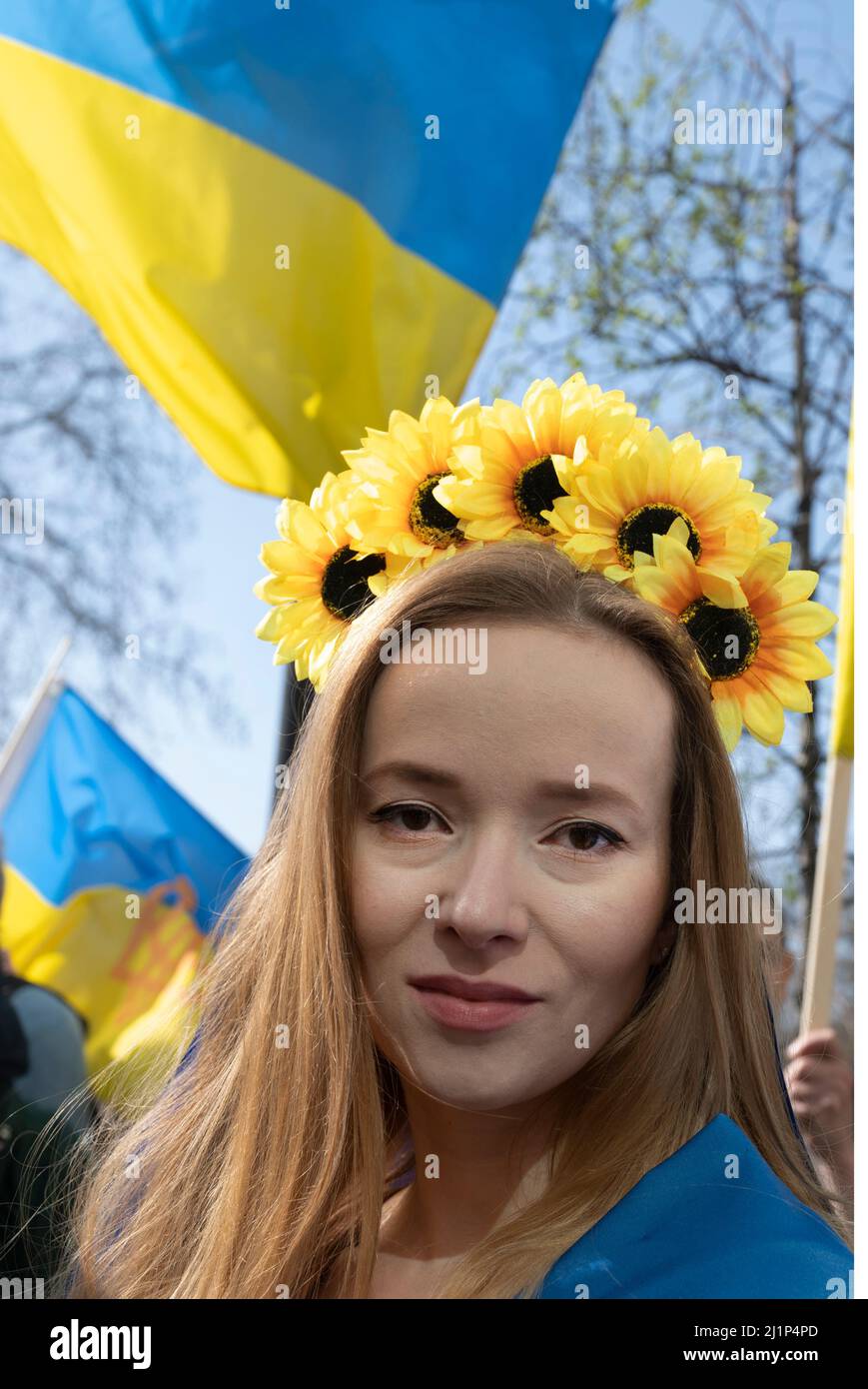 Mars 26th 2022, 'Londres est avec l'Ukraine' marche appelée par Sadiq Khan, maire de Londres pour montrer la solidarité avec les personnes attaquées par le Rus de Poutine Banque D'Images