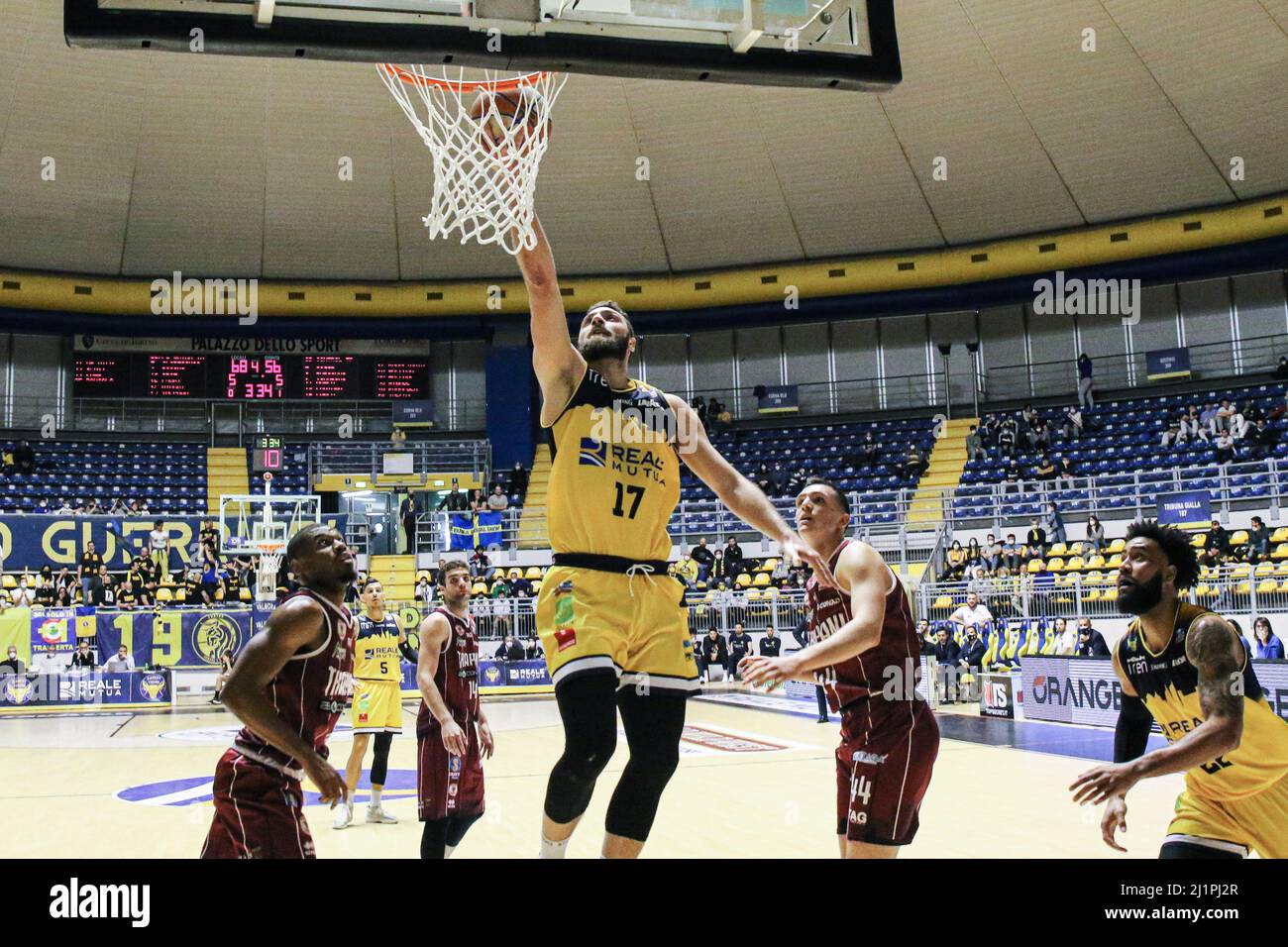 Turin, Italie. 27th mars 2022. Italie, Torino, 27 marzo 2022, match de Lega Nazionale Pallacanestro Championship A2 Reale Muta Torino vs 2B Control Trapani. Torino Win 79 -63.Italy, Torino, 27 marzo 2022, match de Lega Nazionale Pallacanestro Championship A2 Reale Muta Torino vs 2B Control Trapani. Torino Win 79 -63 (Credit image: © Norberto Maccagno/Pacific Press via ZUMA Press Wire) Banque D'Images