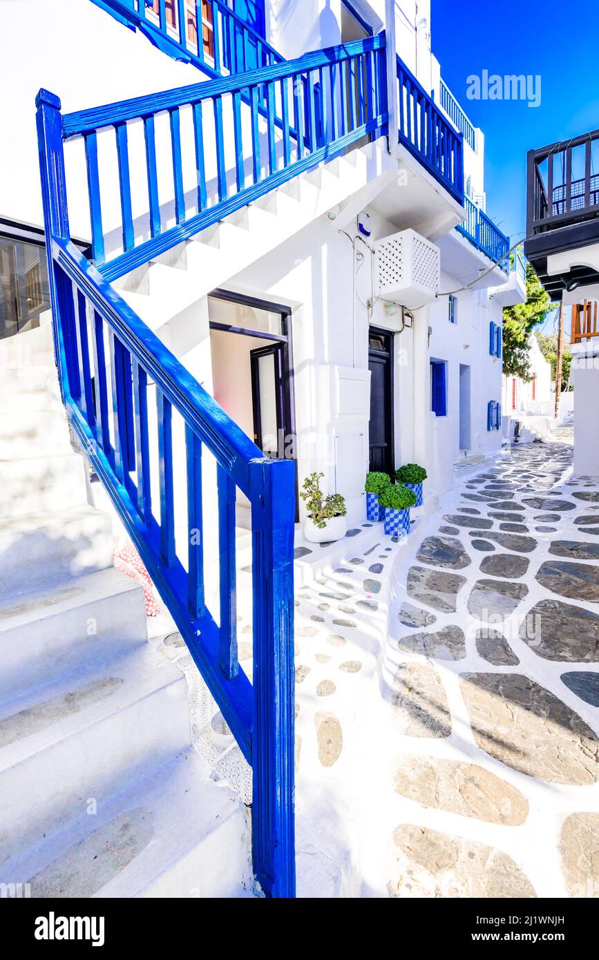 Mykonos, Grèce. En pointillés blancs ruelle dans la vieille ville, Cyclades îles grecques. Banque D'Images
