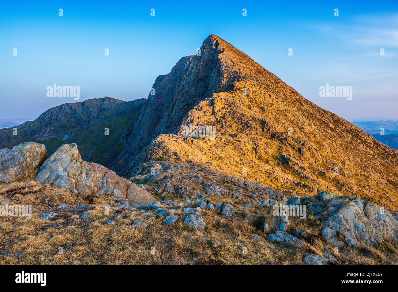 La montagne y Lliwedd à Snowdonia, dans le nord du pays de Galles, qui fait partie du Snowdon Horseshoe Banque D'Images