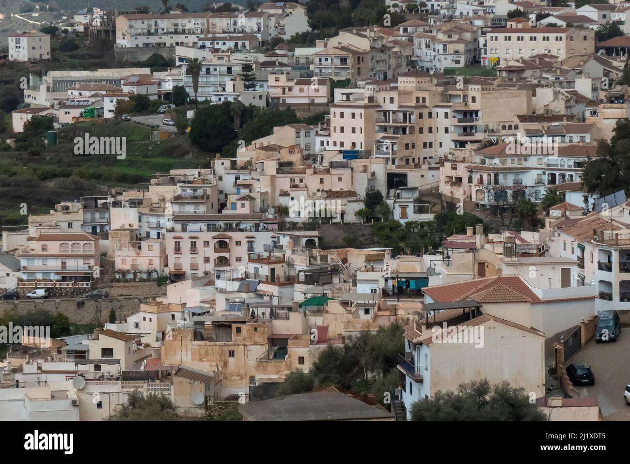 L'Andalousie est l'Espagne: Les effets après de la poussière saharienne (Calima) sur la zone autour de Competa Banque D'Images