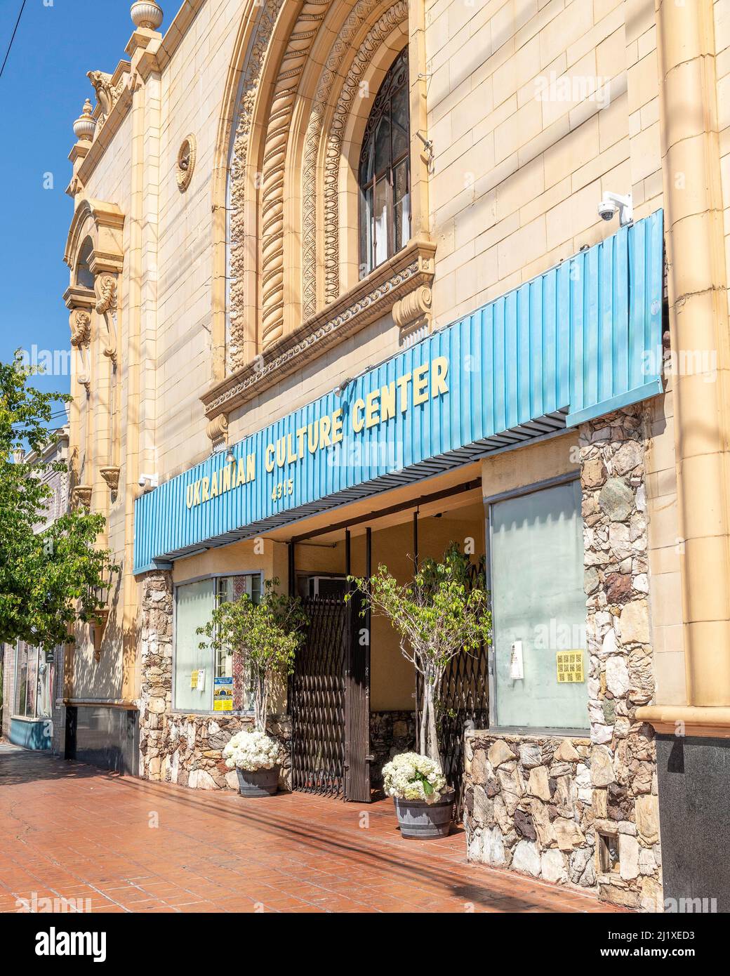 Los Angeles, CA, USA - 27 mars 2022 : extérieur du centre culturel ukrainien de Los Angeles, CA. Banque D'Images