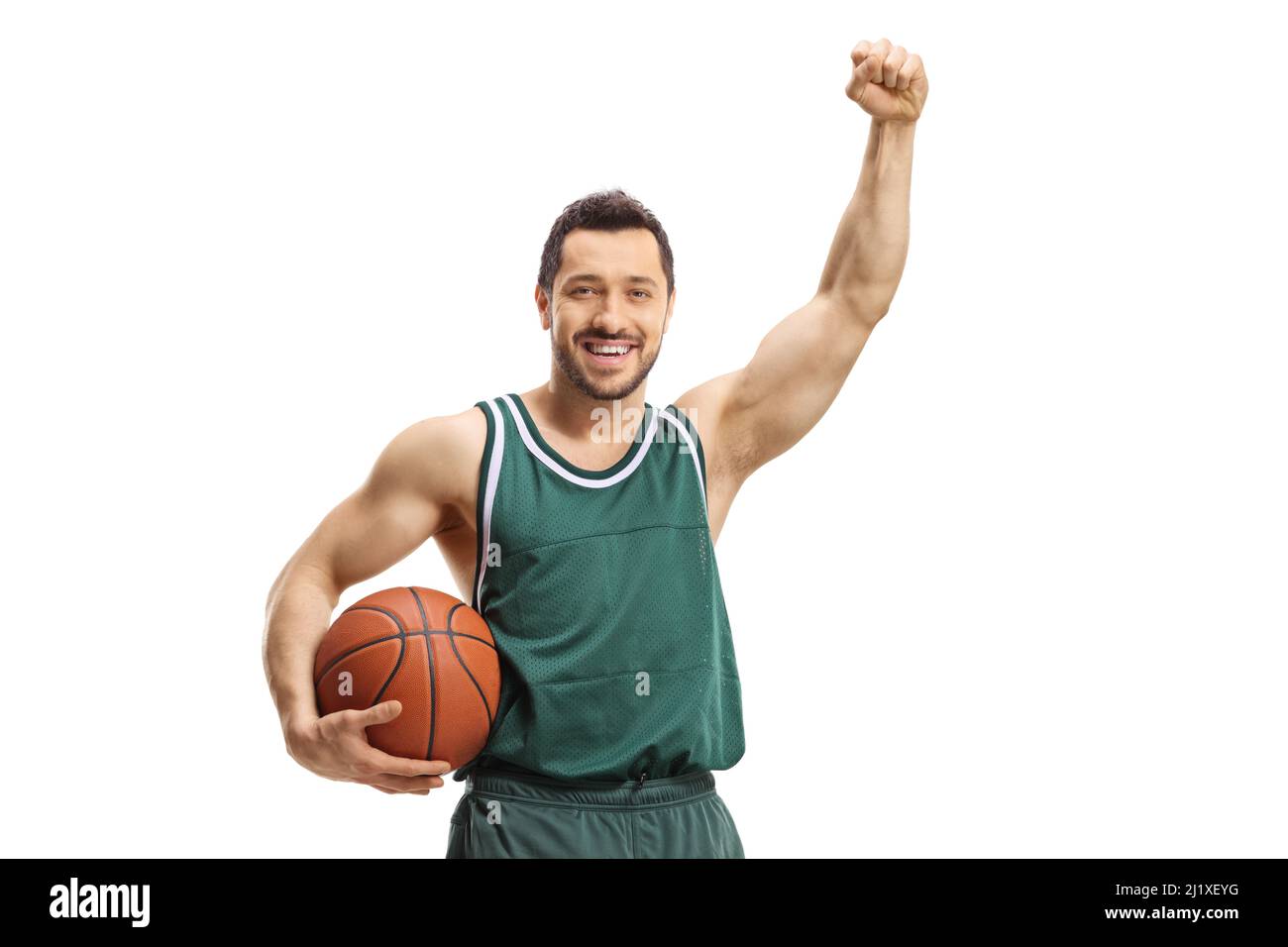 Un joueur de basket-ball gai qui fait le geste de gagner avec la main isolée sur fond blanc Banque D'Images