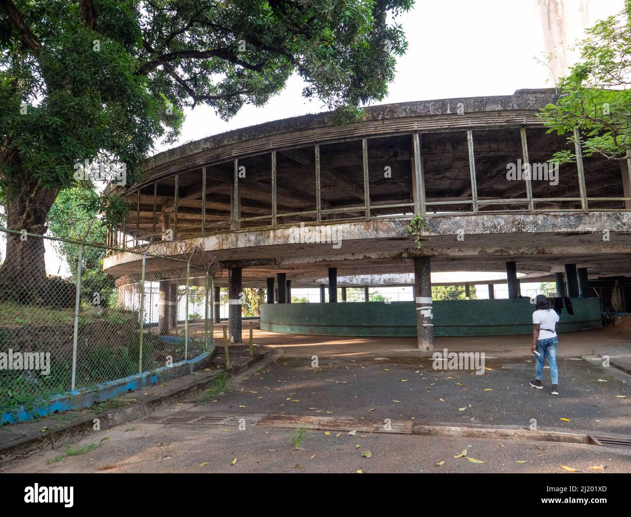 Un hôtel abandonné à Monrovia, au Libéria Banque D'Images