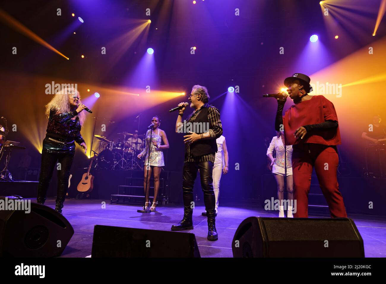 Paris, France. 26th mars 2022. Sloane, Pedro Castano et Christiane Obydol effectuent la tournée 80s au Dome de Paris - Palais des sports. Banque D'Images