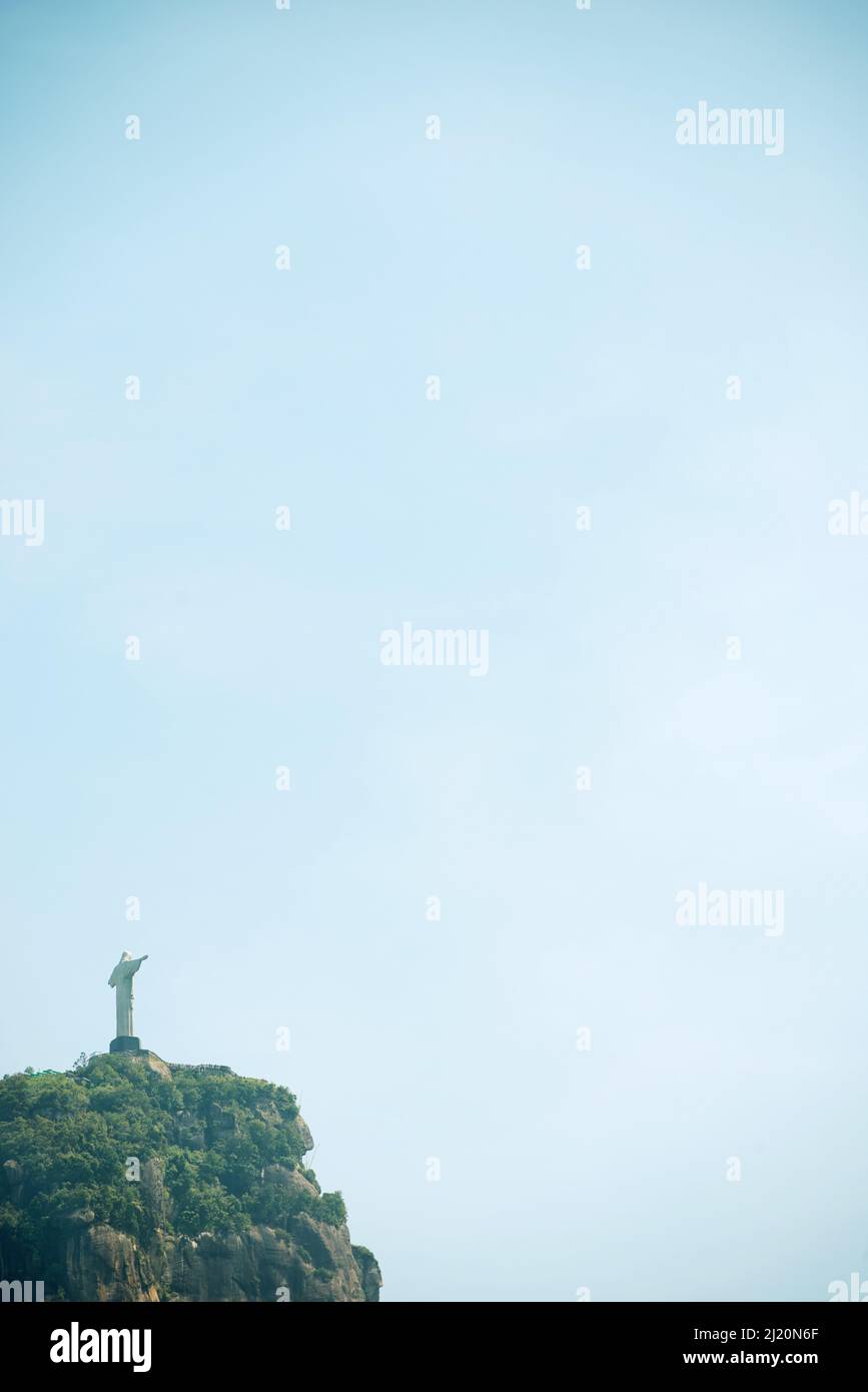 C'est le symbole du christianisme brésilien. Photo du monument Christ Rédempteur à Rio de Janeiro, Brésil. Banque D'Images