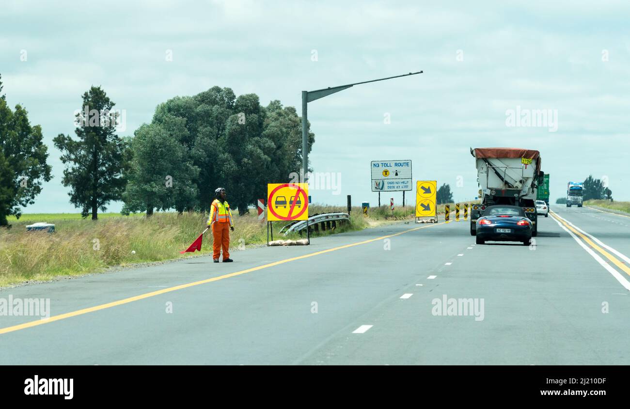 Afrique du Sud travaux routiers sur une route où l'infrastructure est en cours de réparation ou d'entretien dans la province de l'État libre Banque D'Images