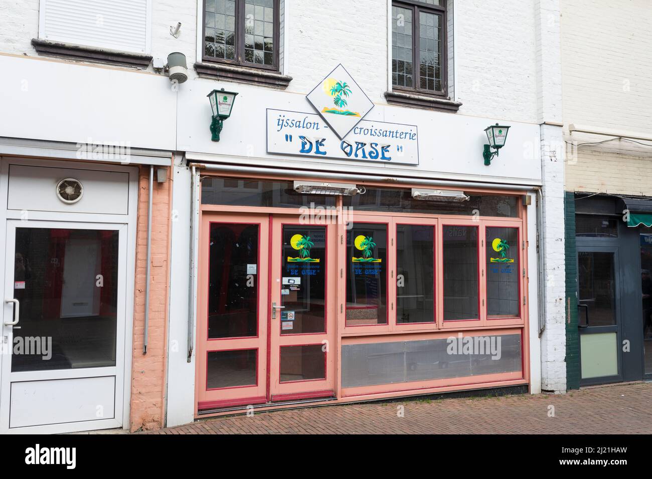 Magasins fermés dans une rue commerçante aux pays-Bas Banque D'Images