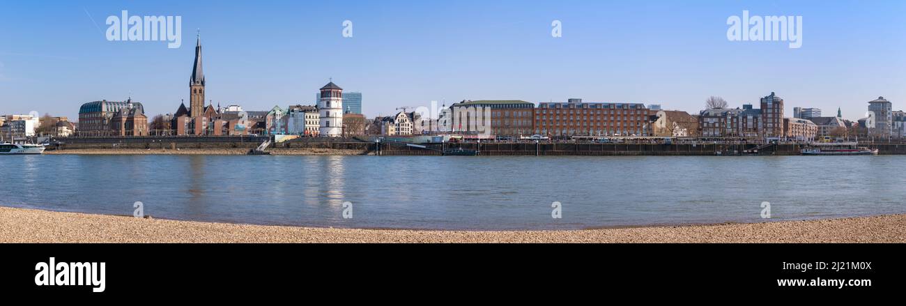 Vue panoramique sur le front de mer de Düsseldorf Banque D'Images