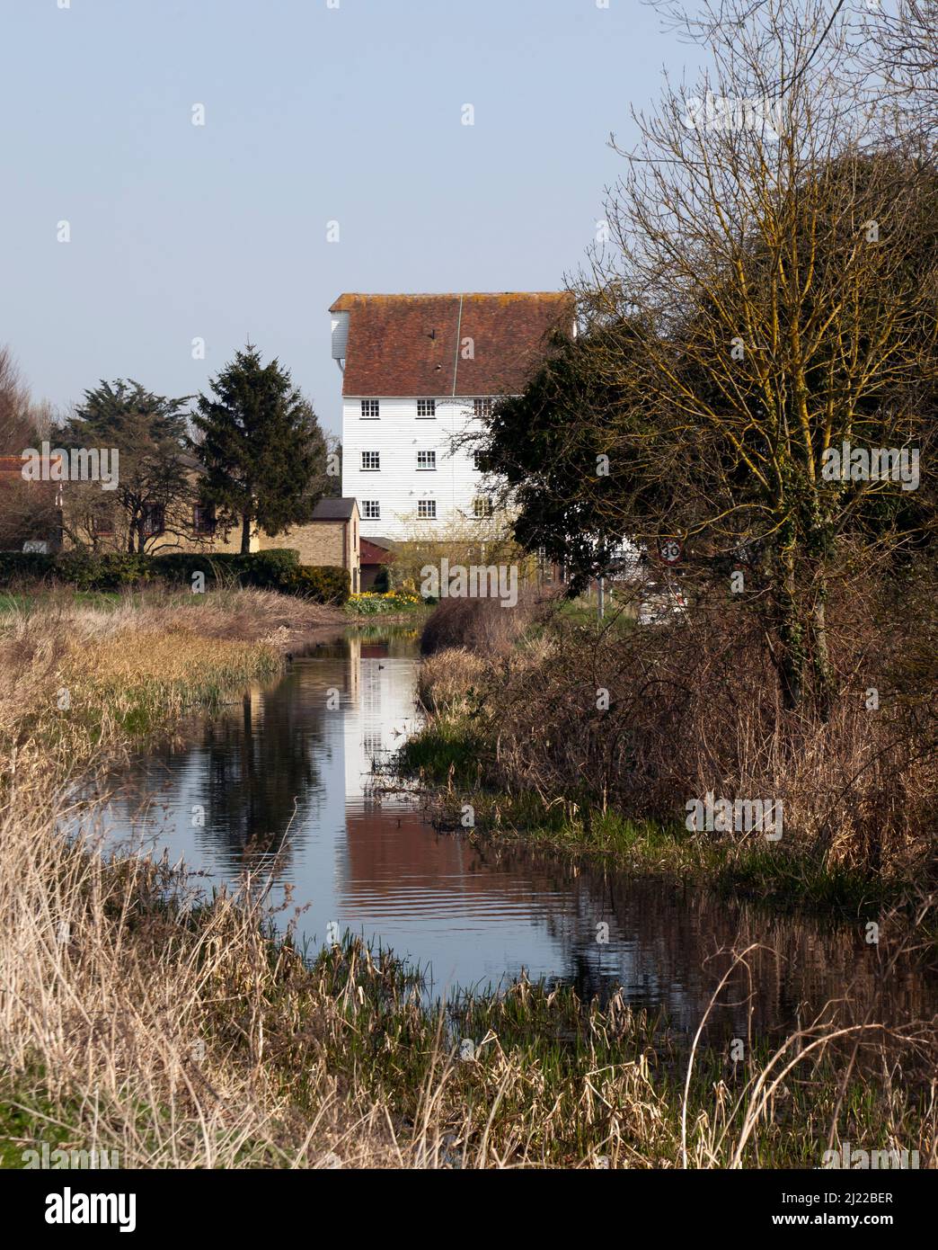 Vue sur le moulin à eau de Wickhambreaux, sur le Little Stour Banque D'Images