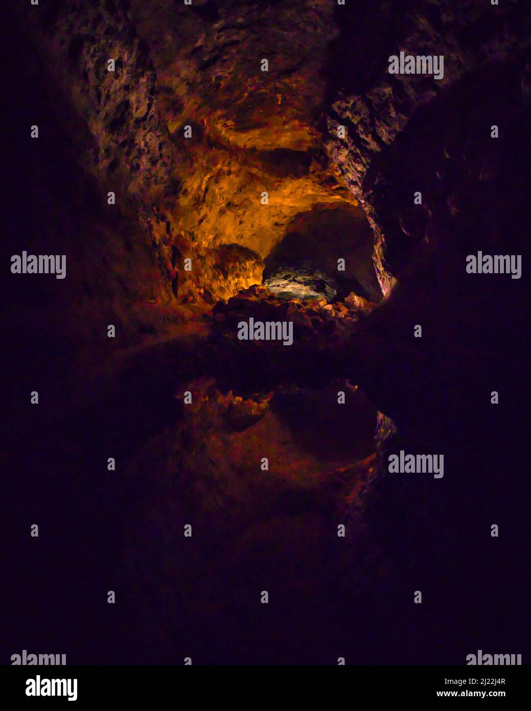 Cueva de los Verdes à Lanzarote n'est qu'un des systèmes de grottes sculptés de la lave qui coulait de la montagne Banque D'Images