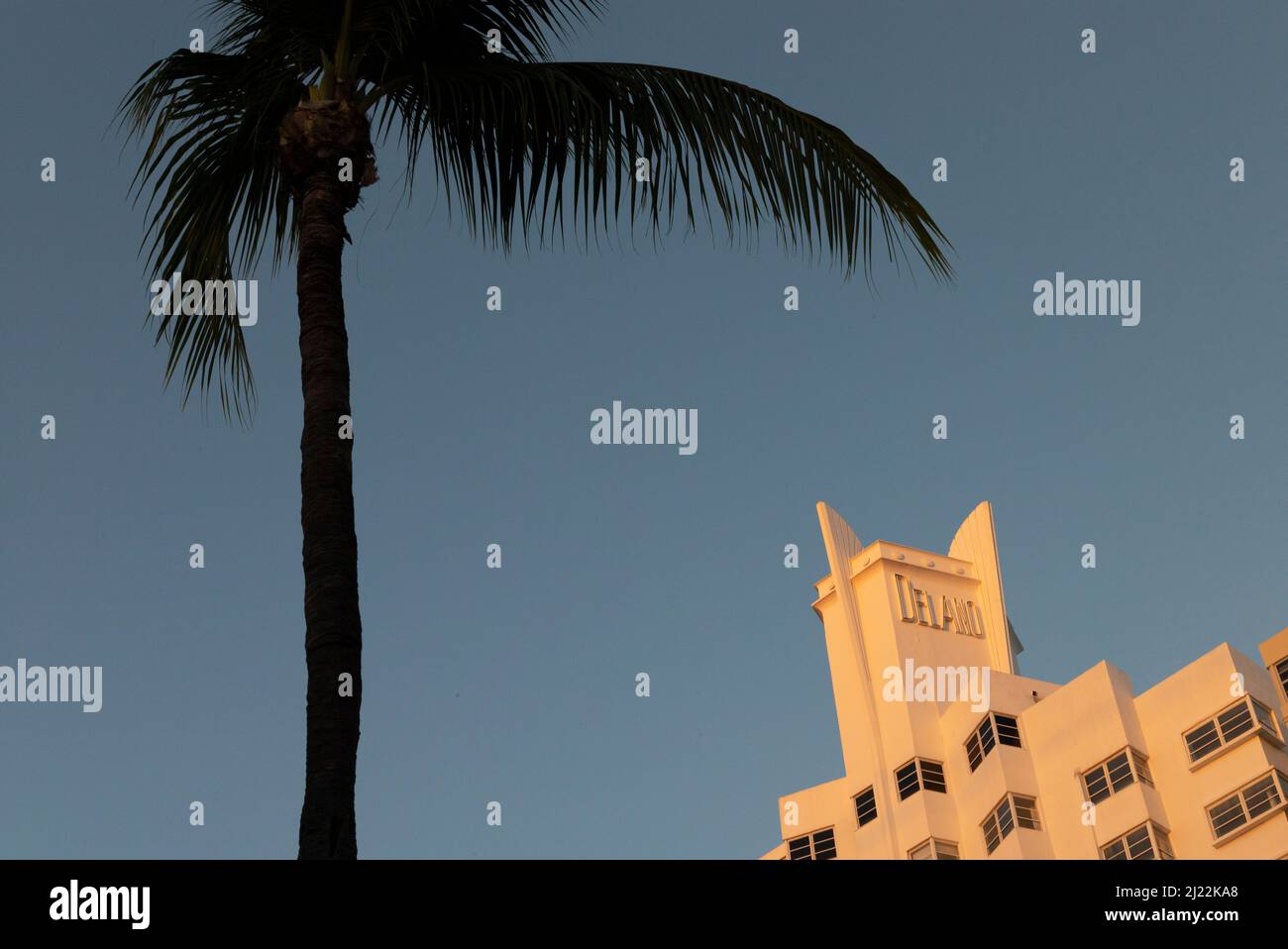 Miami Florida, Delano Hotel sur Collins Avenue, Miami Beach, FL au coucher du soleil Banque D'Images