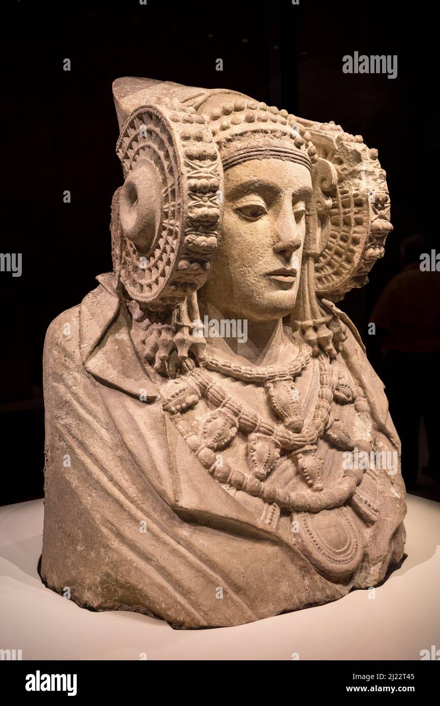La Dame d'Elche, la Dama de Elche, 4th cen BC. Sculpture d'une déesse ou d'une prêtresse, présentant des influnces artistiques de Punic-ibérique et de celtiber Banque D'Images