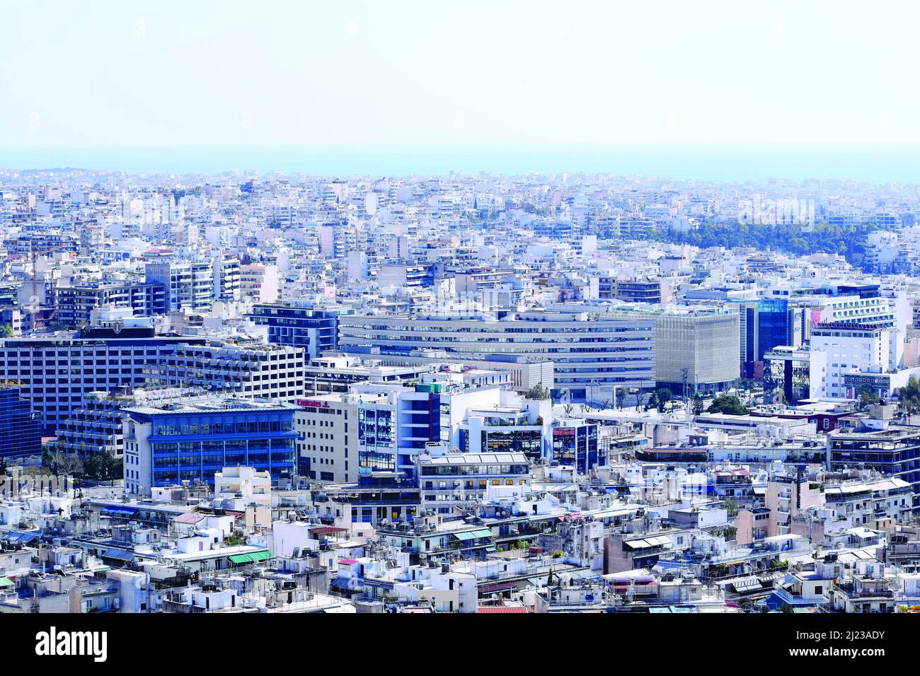 Vue sur la ville d'Athènes, Grèce. Bloc de bâtiments Banque D'Images