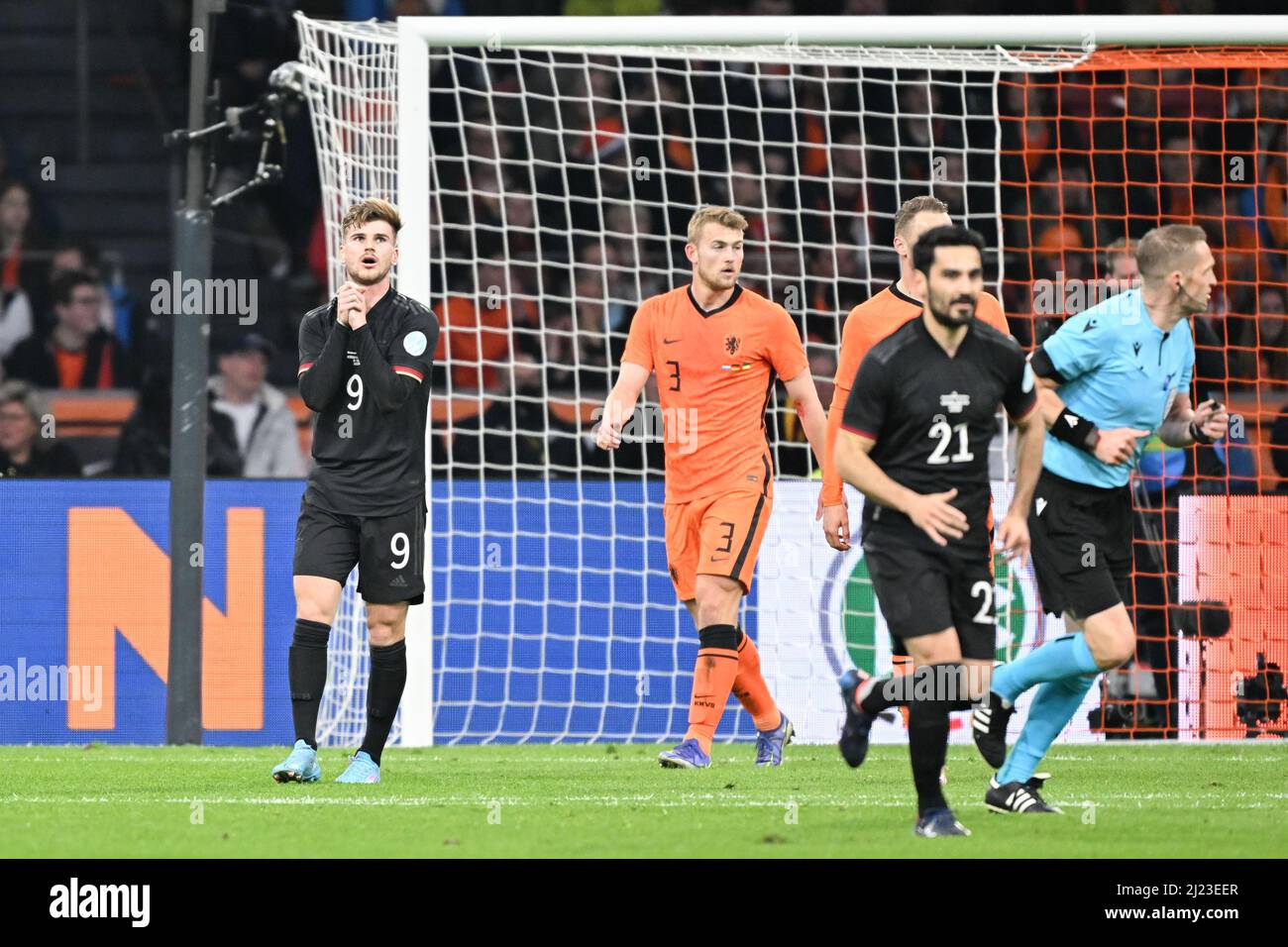 Amsterdam, pays-Bas. 29th mars 2022. Football: International, pays-Bas -  Allemagne, Johann Cruyff Arena. Le Timo Werner (l) de l'Allemagne réagit.  Credit: Federico Gambarini/dpa/Alay Live News Photo Stock - Alamy