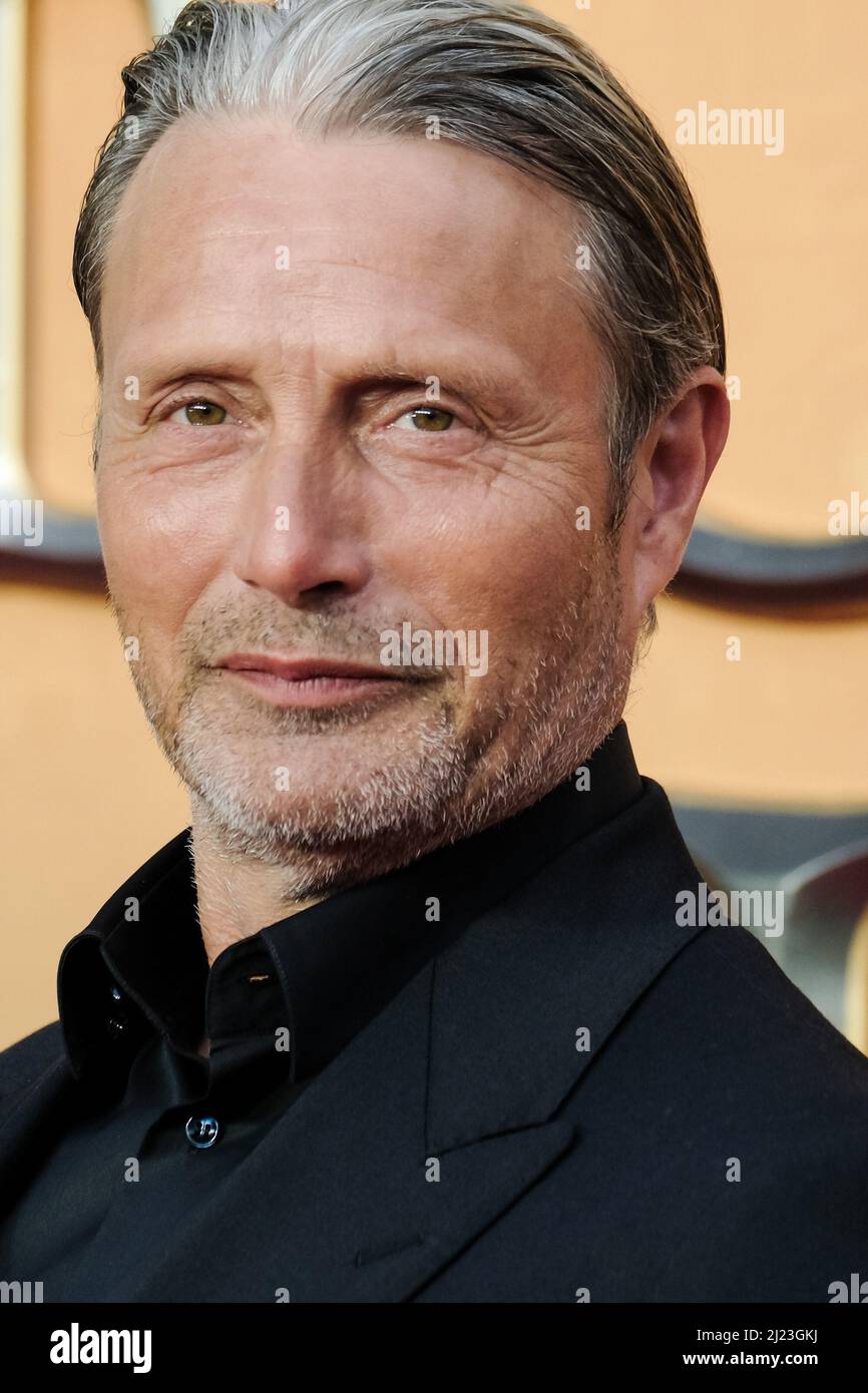 Londres, Royaume-Uni. 29th mars 2022. Mads Mikkelsen assiste à la première mondiale des bêtes fantastiques: Les secrets de Dumbledore le mardi 29 mars 2022 à la salle du Festival Royal crédit: Julie Edwards/Alamy Live News Banque D'Images