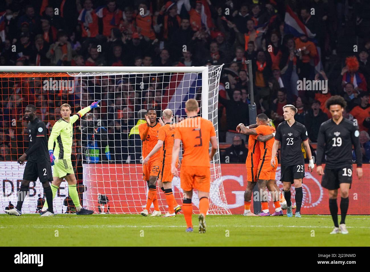AMSTERDAM, PAYS-BAS - MARS 29: Steven Bergwijn des pays-Bas célèbre après avoir marquant son premier but avec Memphis Delay des pays-Bas lors du match international amical entre les pays-Bas et l'Allemagne à la Johan Cruijff Arena le 29 mars 2022 à Amsterdam, pays-Bas (photo d'Andre Weening/Orange Pictures) Banque D'Images