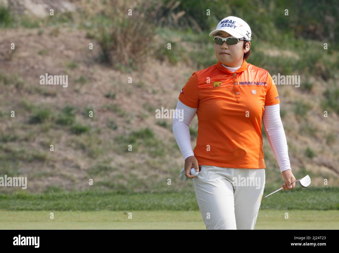 8 oct 2011-Incheon, Corée du Sud-SHIN, Jiyai de Corée du Sud, joue sur le 2th trous pendant le championnat LPGA par Hana Bank au club de golf SKY72 à Incheon le 8 oct 2011, Corée du Sud. Banque D'Images
