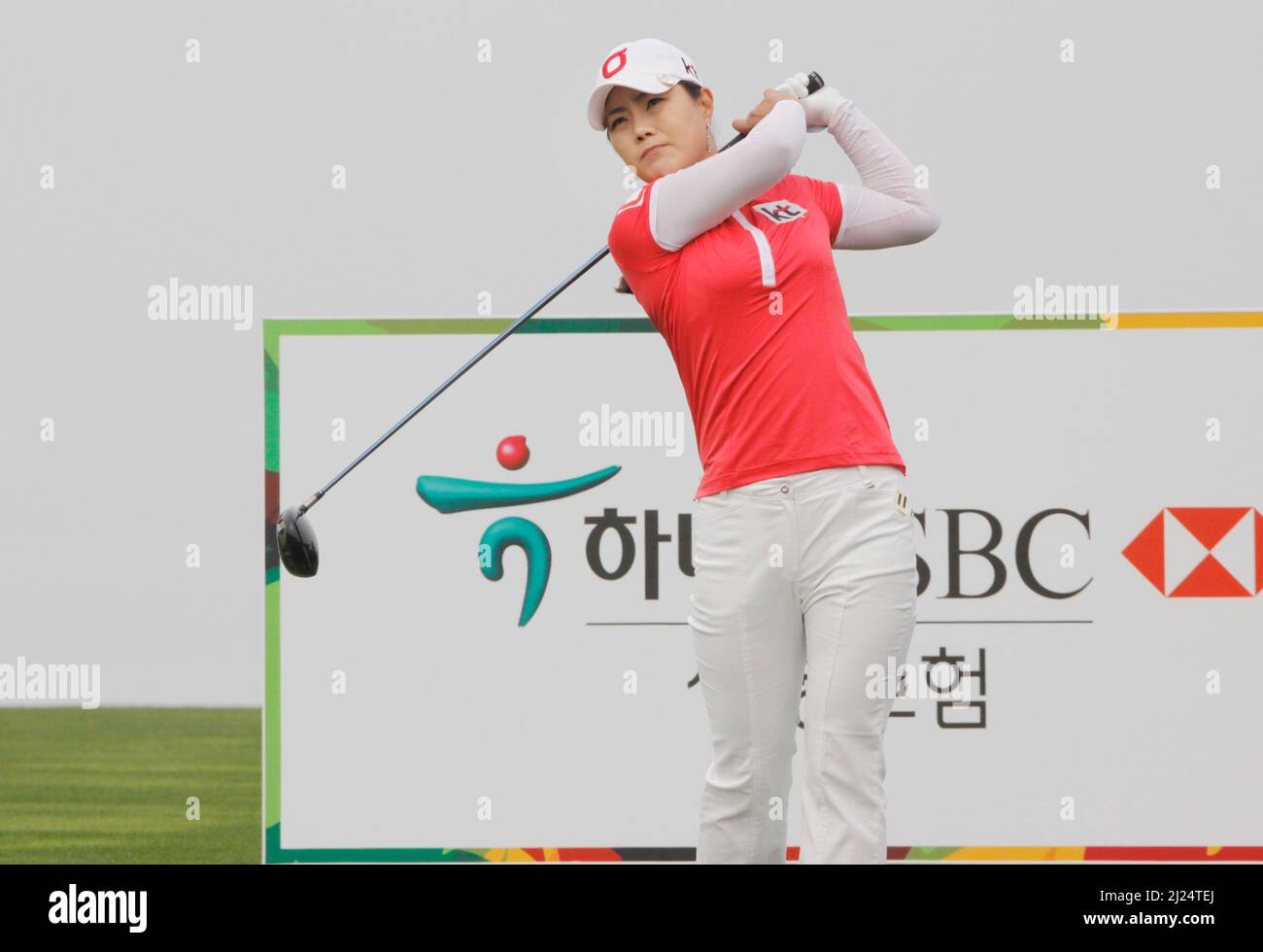 9 oct 2011-Incheon, Corée du Sud-Lee, Meena, de Corée du Sud, joue shes tee shot sur le 6th trous lors de la finale du championnat LPGA par Hana Bank au club de golf SKY72 à Incheon le 9 oct 2011, Corée du Sud. Banque D'Images