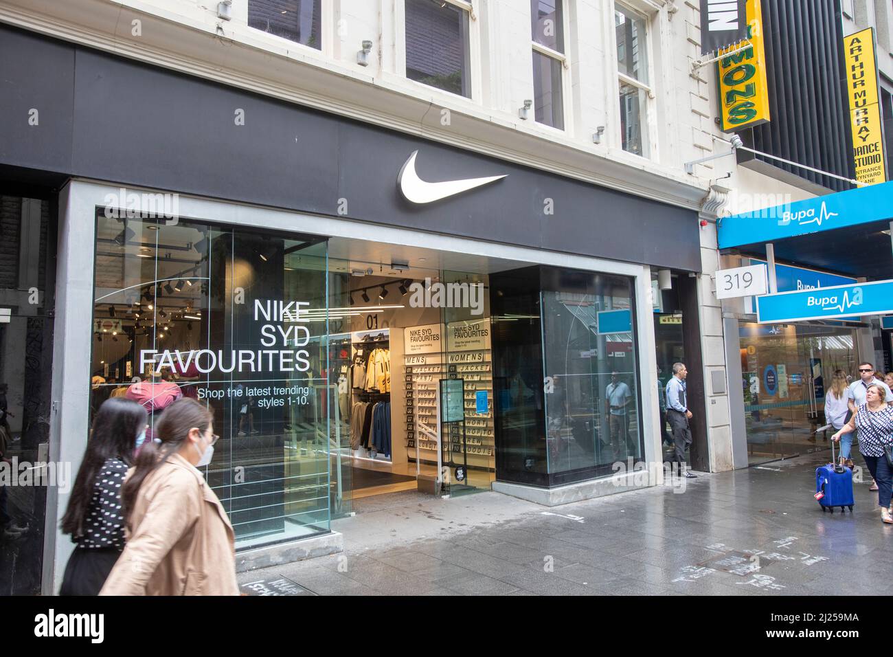Boutique Nike à George Street, centre-ville de Sydney, Nouvelle-Galles du  Sud, Australie, le jour de mai 2022, Australie Photo Stock - Alamy