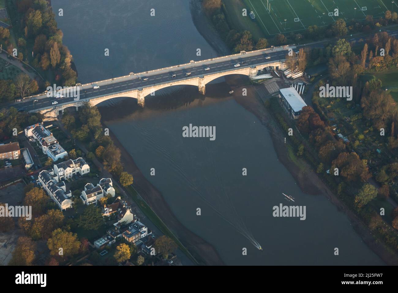 Vue aérienne de Chiswick Bridge, Londres Banque D'Images