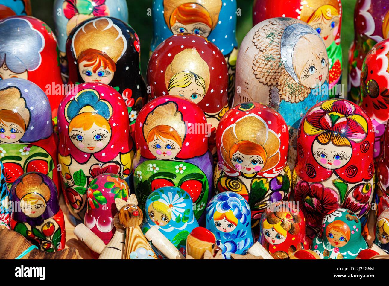 Poupées russes exposées, marché local, Olesko, Ukraine Banque D'Images