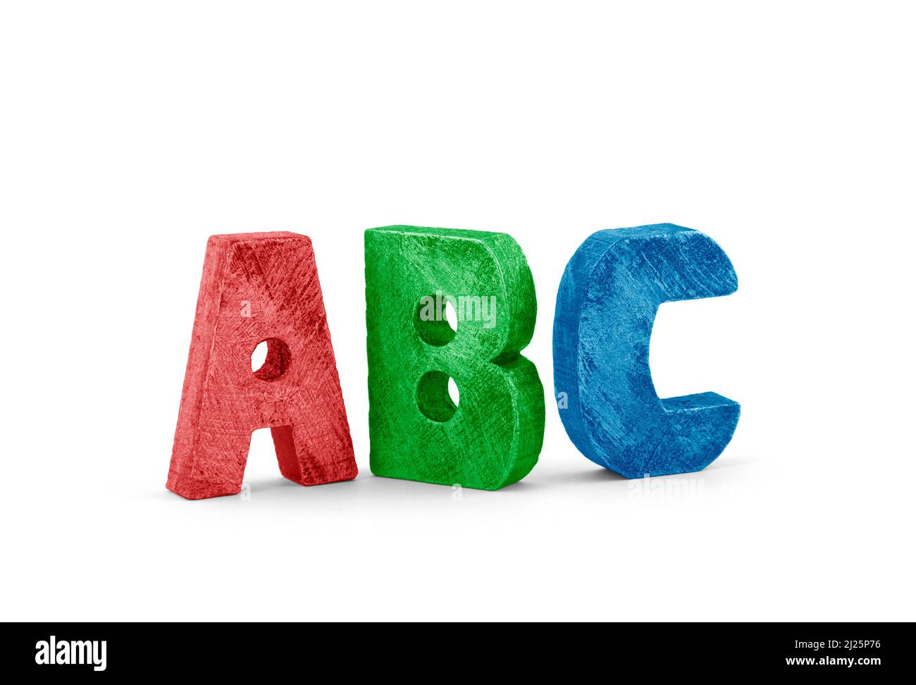 Blocs d'alphabet en bois isolés sur blanc avec passe-cheveux Banque D'Images