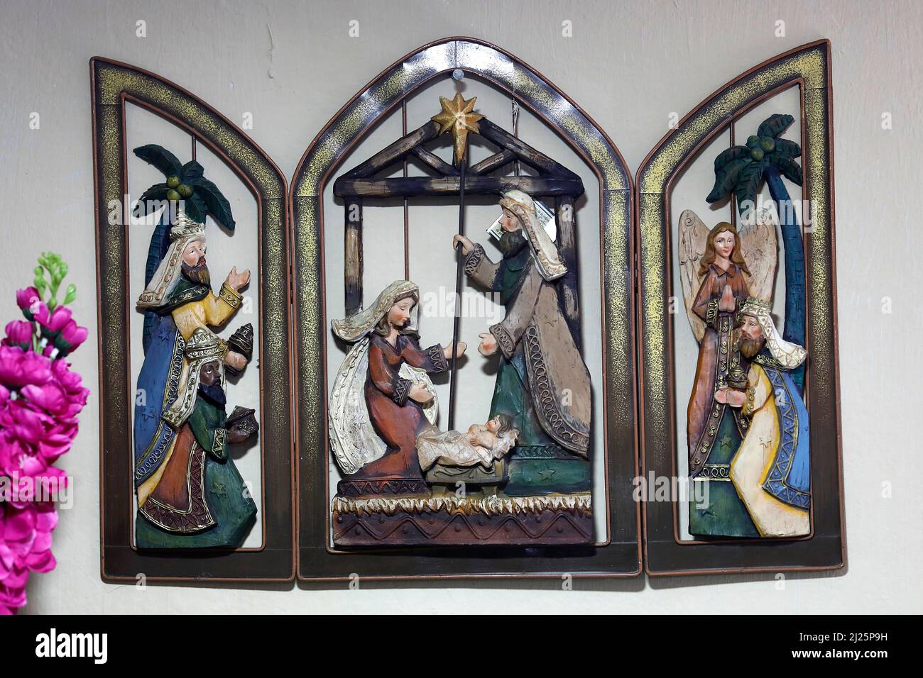 Reliefs dans un sanctuaire, Cuenca, Equateur. Triptyque de la Nativité Banque D'Images