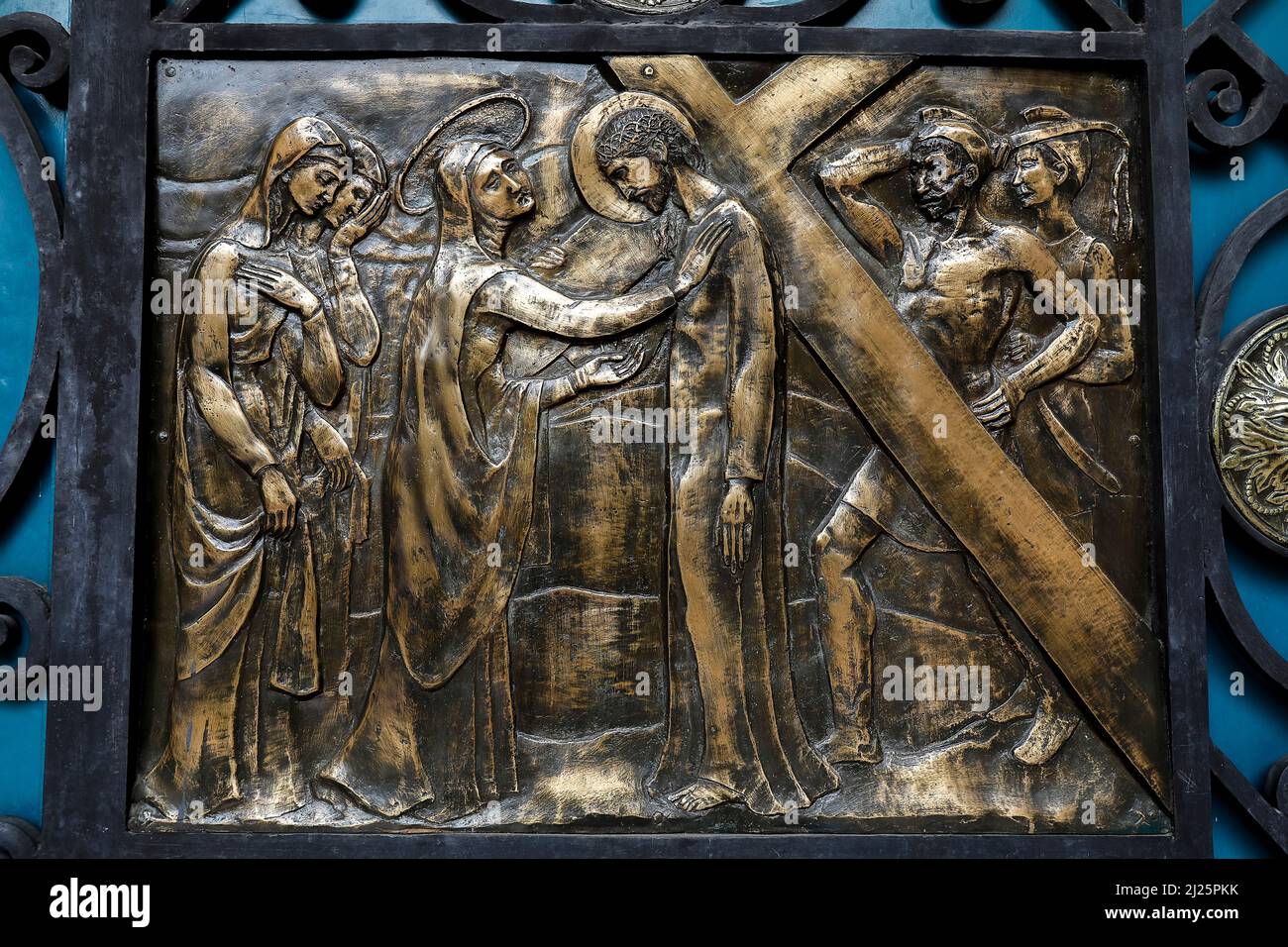 Impeccable cathédrale de conception, Cuenca, Equateur. Clapets de décharge de porte Banque D'Images