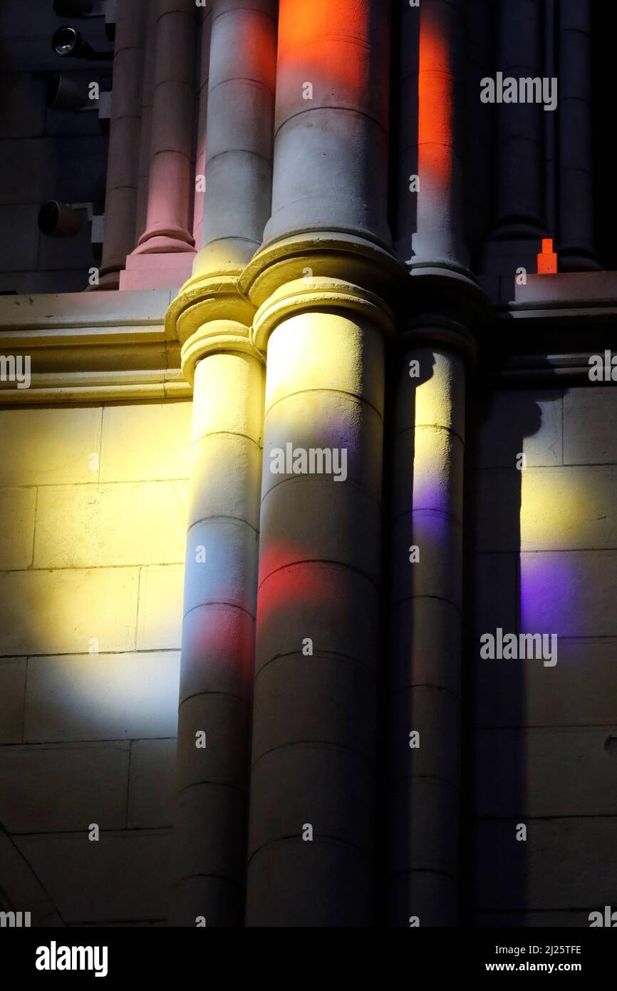 Cathédrale d'Almudena. Réflexion de la lumière. Banque D'Images