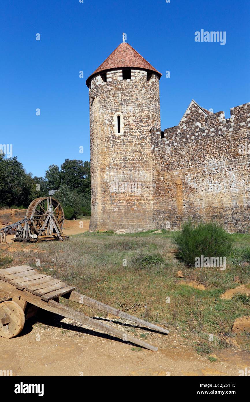 Château de Guedelon, site médiéval. Construction d'un château à l'aide des techniques et des matériaux utilisés au Moyen-âge. Banque D'Images