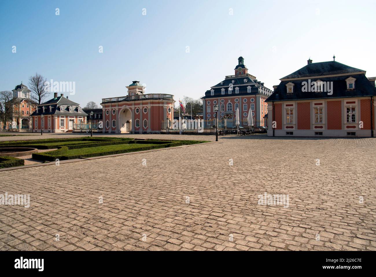 Le palais Bruchsal, également appelé Damiansburg, est un complexe de palais baroque situé à Bruchsal. Bruchsal est une ville à l'extrémité ouest du Kraichgau Banque D'Images