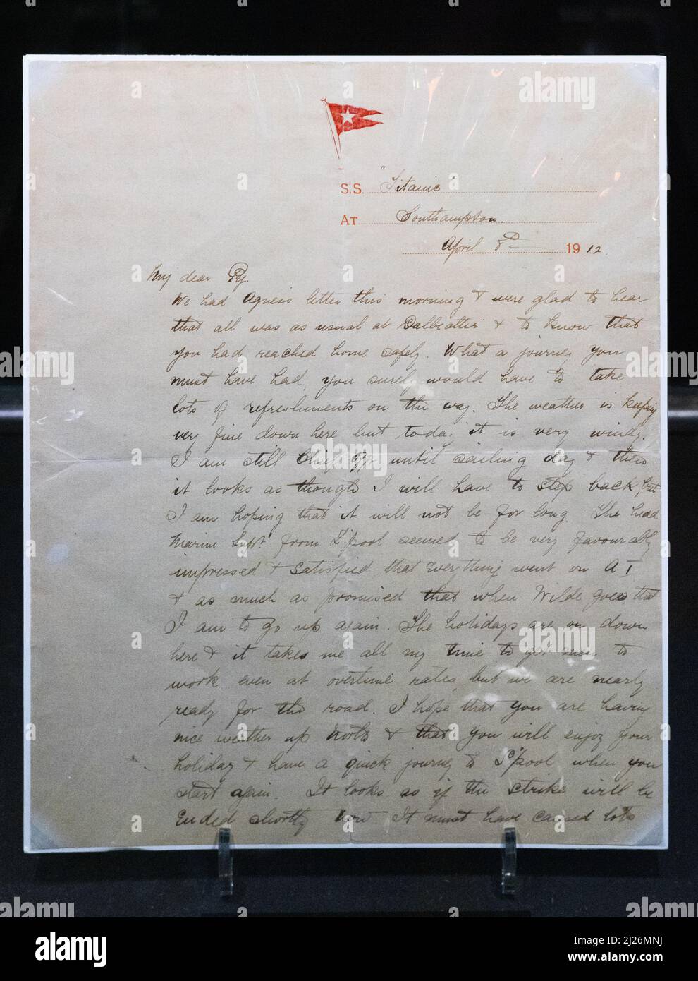 Objets Titanic ; lettre originale écrite du Titanic le 8 avril 1912 par le premier officier William Murdoch. Titanic Exhibition, Londres 2022. Banque D'Images