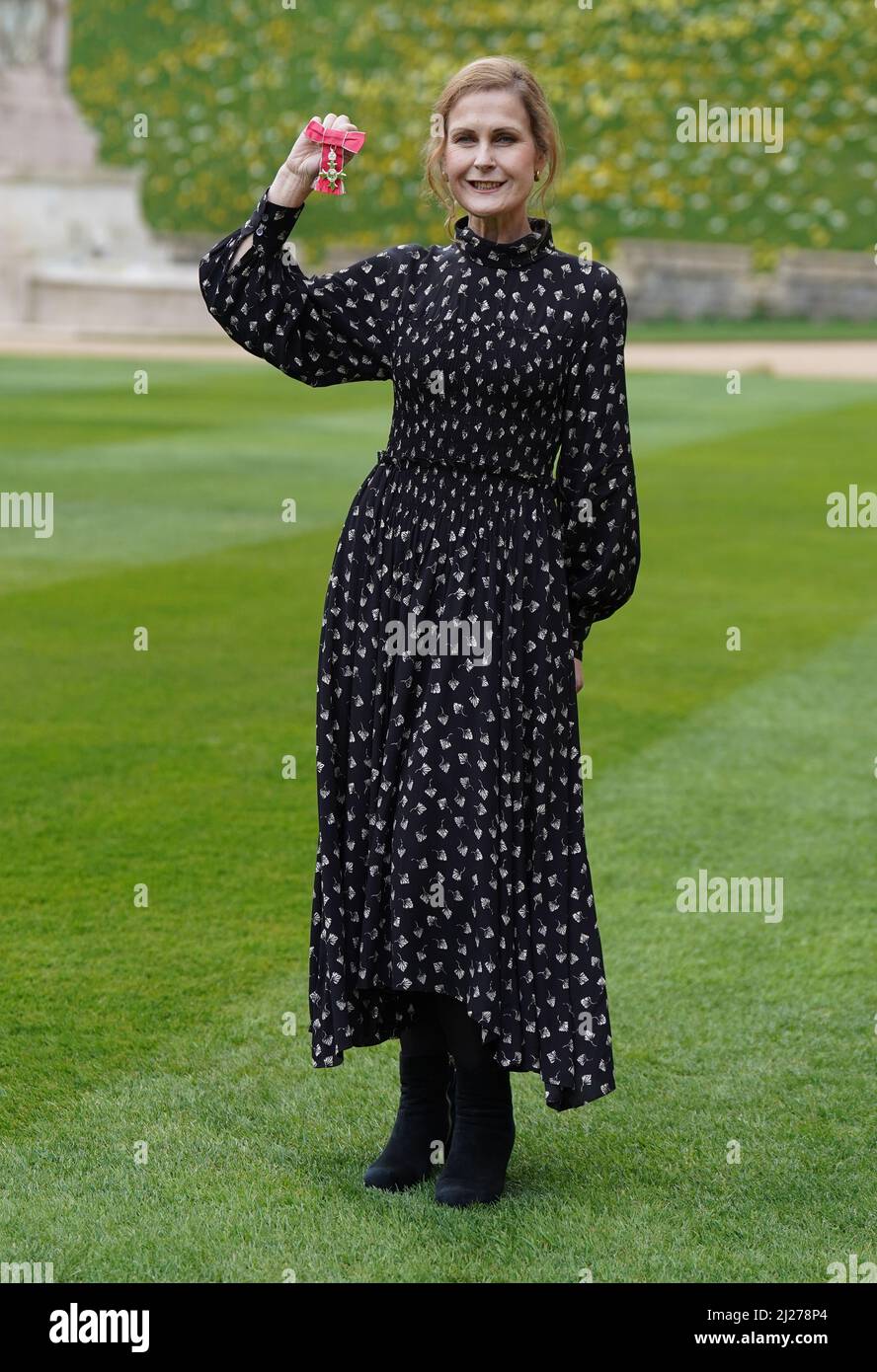 Geneviève Ballard, également connue sous le nom d'Alison Moyet, après avoir été faite un MBE par la princesse Royale lors d'une cérémonie d'investiture au château de Windsor. Date de la photo: Mercredi 30 mars 2022. Banque D'Images