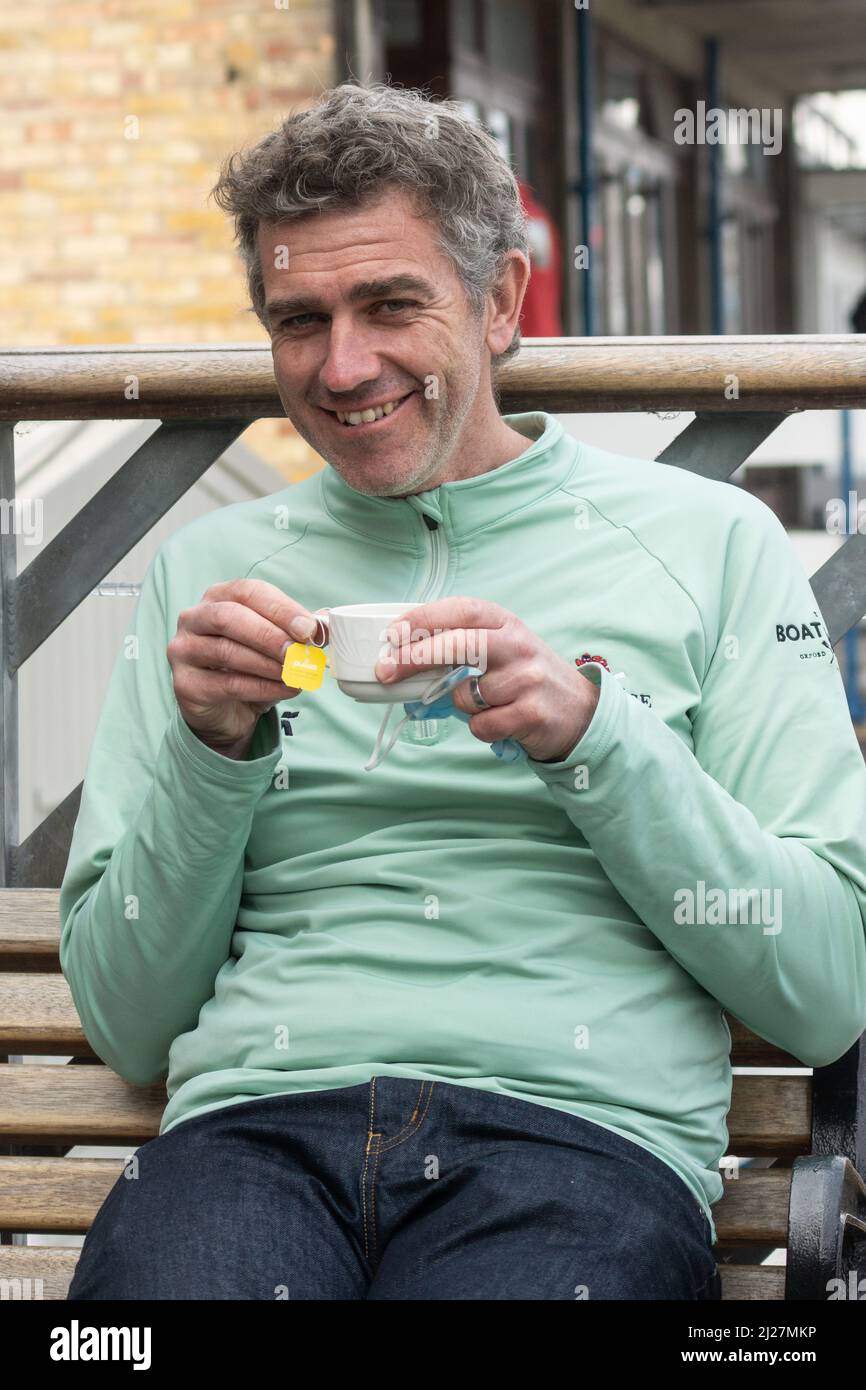 Londres, Royaume-Uni. 30th mars 2022. Les équipes d'Oxford et de Cambridge rencontrent la presse au London Rowing Club sur Putney Embankment. Les équipes hommes et femmes pour la course de bateau du dimanche ont assisté à un événement de presse. Crédit : Peter Hogan/Alay Live News Banque D'Images