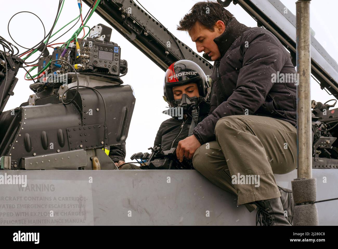 DATE DE SORTIE : Juin 26, 2020 Title : Top Gun Maverick : Studio : Paramount Pictures Réalisateur : Joseph Kosinski PLOT : Après plus de trente ans de service comme l'un des aviateurs de la Marine haut, Pete Mitchell est où il appartient, poussant l'enveloppe comme un pilote d'essai courageux et esquivant l'avancement en grade qui lui au sol. Avec : MONICA BARBARO et TOM CRUISE sur le plateau. (Crédit Image : © Paramount Pictures/photos) Banque D'Images