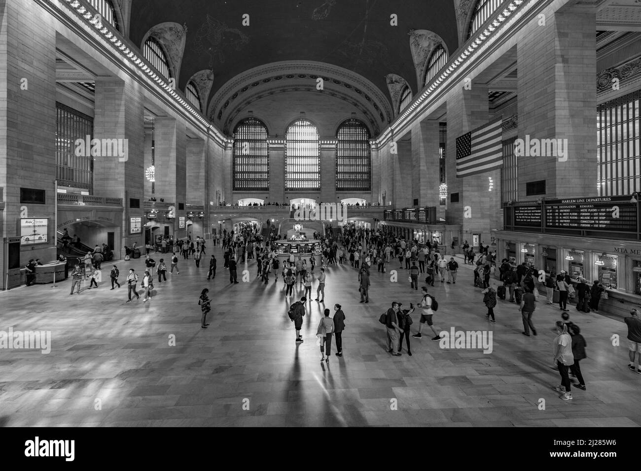 New York, Etats-Unis - 6 octobre 2017 : TCommuters et touristes dans la grande gare centrale de New York, vue panoramique. C'est la plus grande gare de Banque D'Images