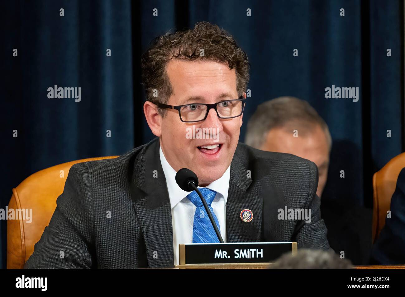 Washington, États-Unis. 30th mars 2022. Adrian Smith (R-ne), représentant des États-Unis, prend la parole lors d'une audience du Comité des voies et moyens de la Chambre. Crédit : SOPA Images Limited/Alamy Live News Banque D'Images