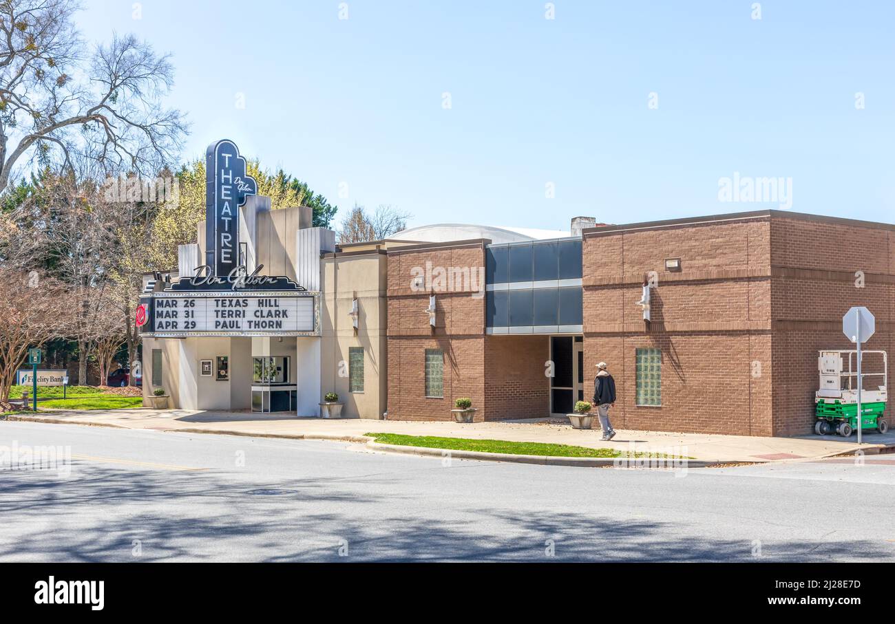 SHELBY, NC, USA-28 MARS 2022: Le Don Gibson Theatre, un lieu de divertissement art déco de 400 places, ouvert en 1939 comme une maison de cinéma, et nommé d'après un pro Banque D'Images