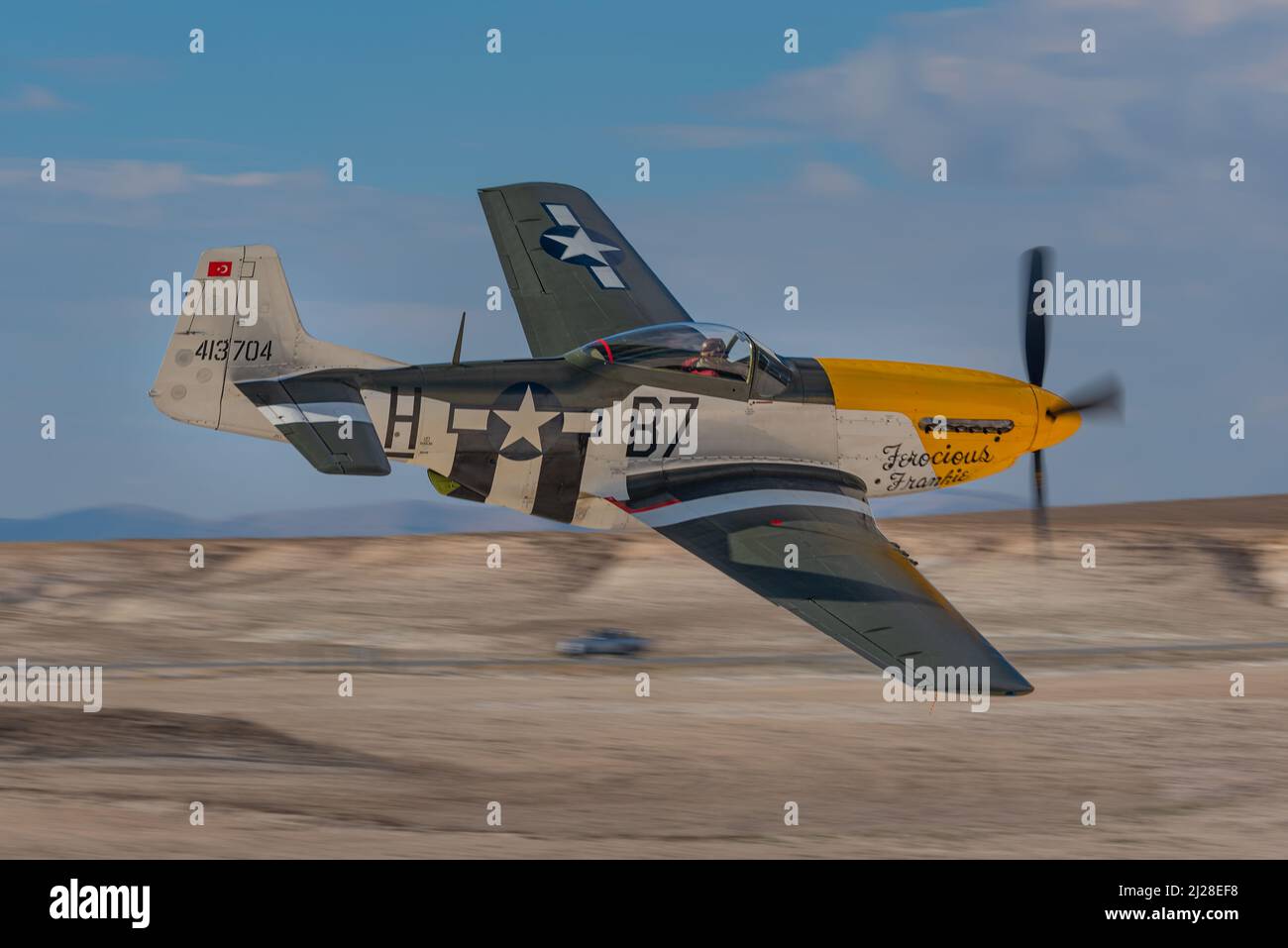 ESKISEHIR, TURQUIE - 12 SEPTEMBRE 2018 : M.S.O. Mustang P-51D nord-américain du musée de l'air et de l'espace, Frankie féroce, présentant un spectacle au Sivrihisar SH Banque D'Images