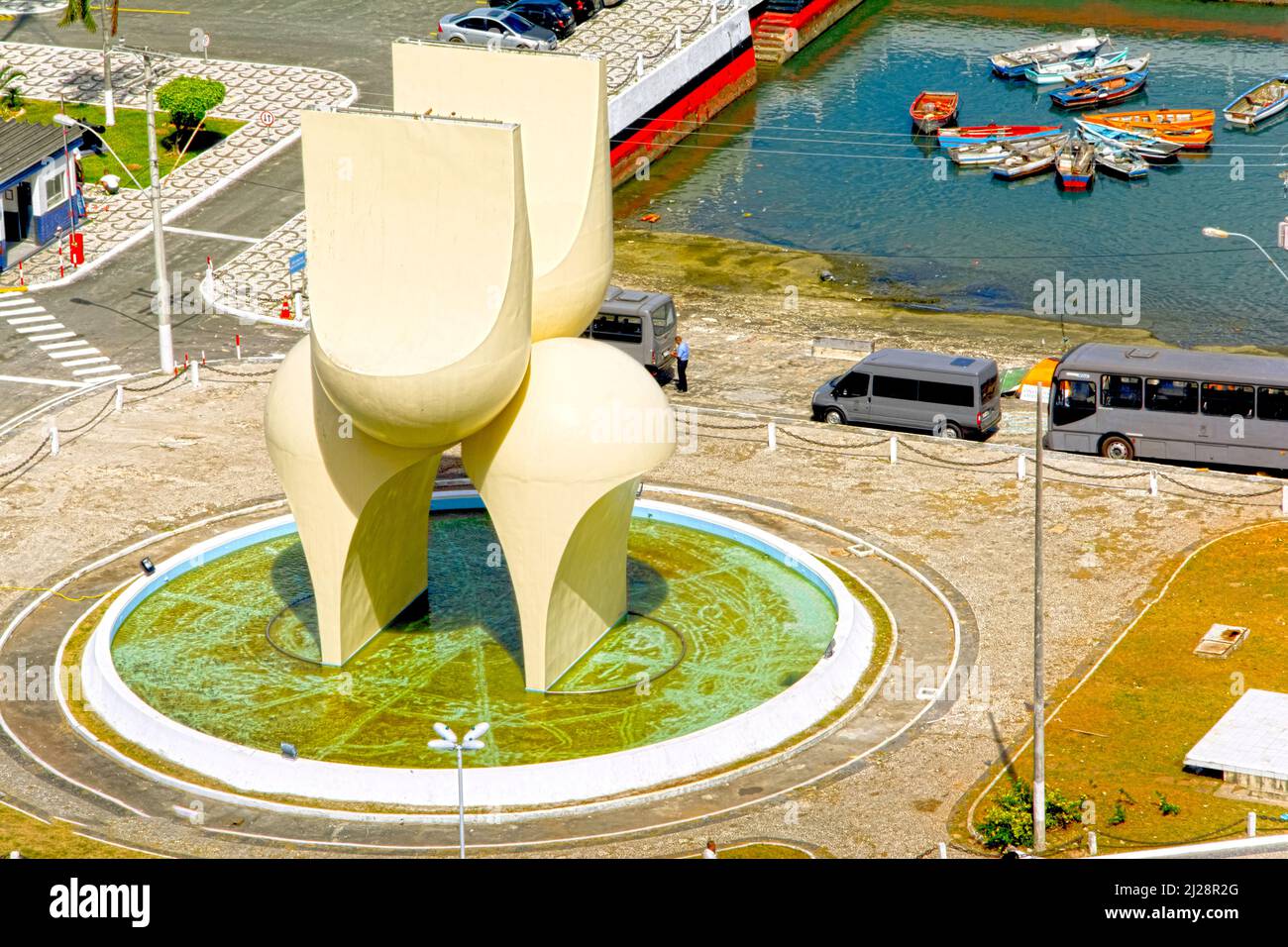 Monumento fonte da Rampa do Mercado, est une sculpture créée par l'artiste brésilien Mario Cravo, inaugurée o Banque D'Images